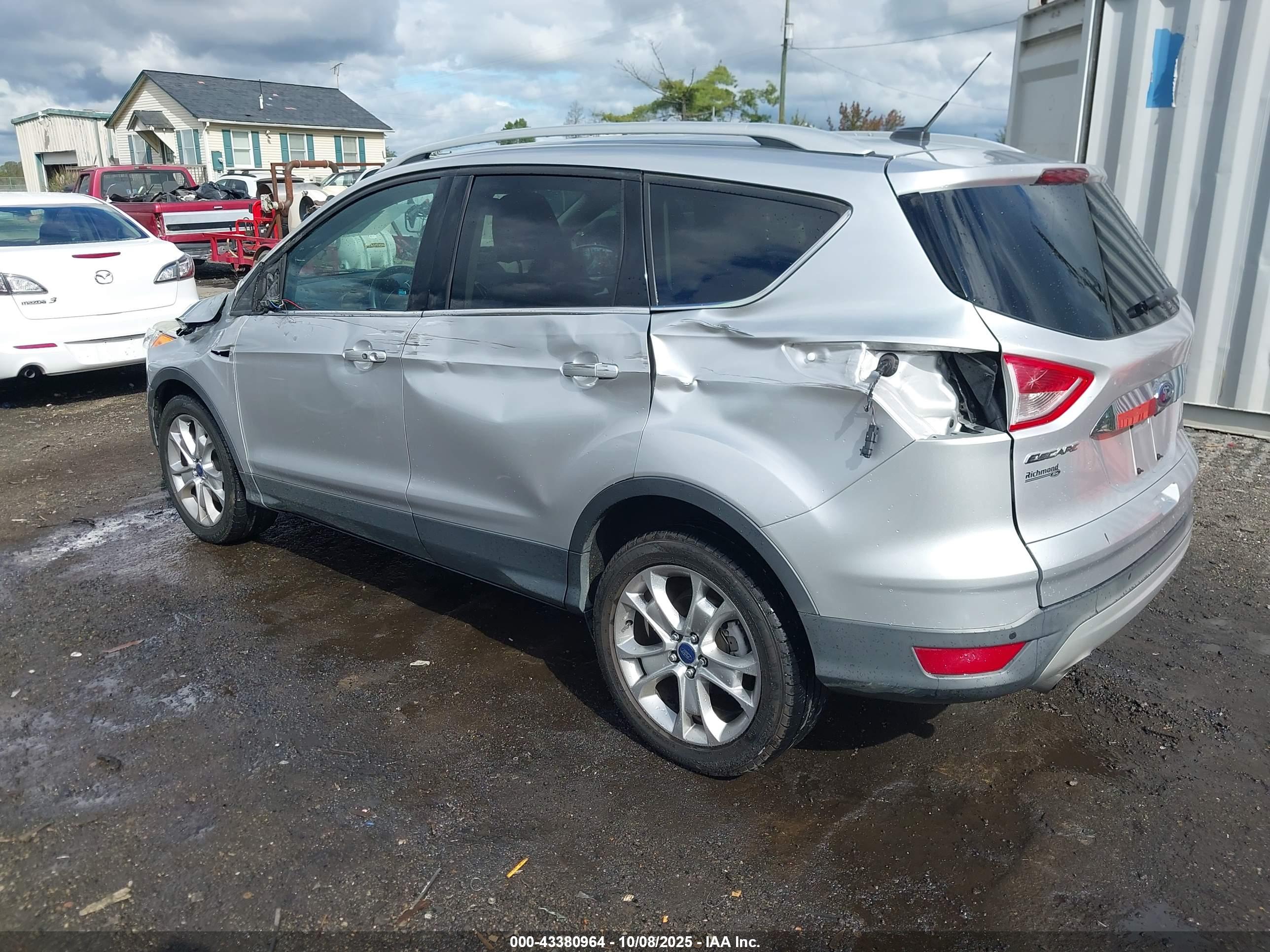 FORD ESCAPE image 3