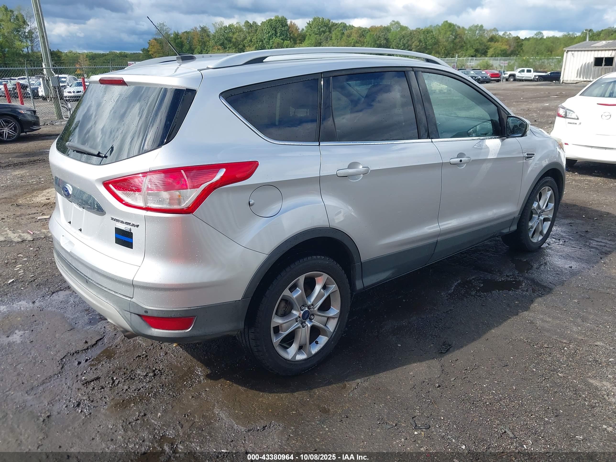 FORD ESCAPE image 4