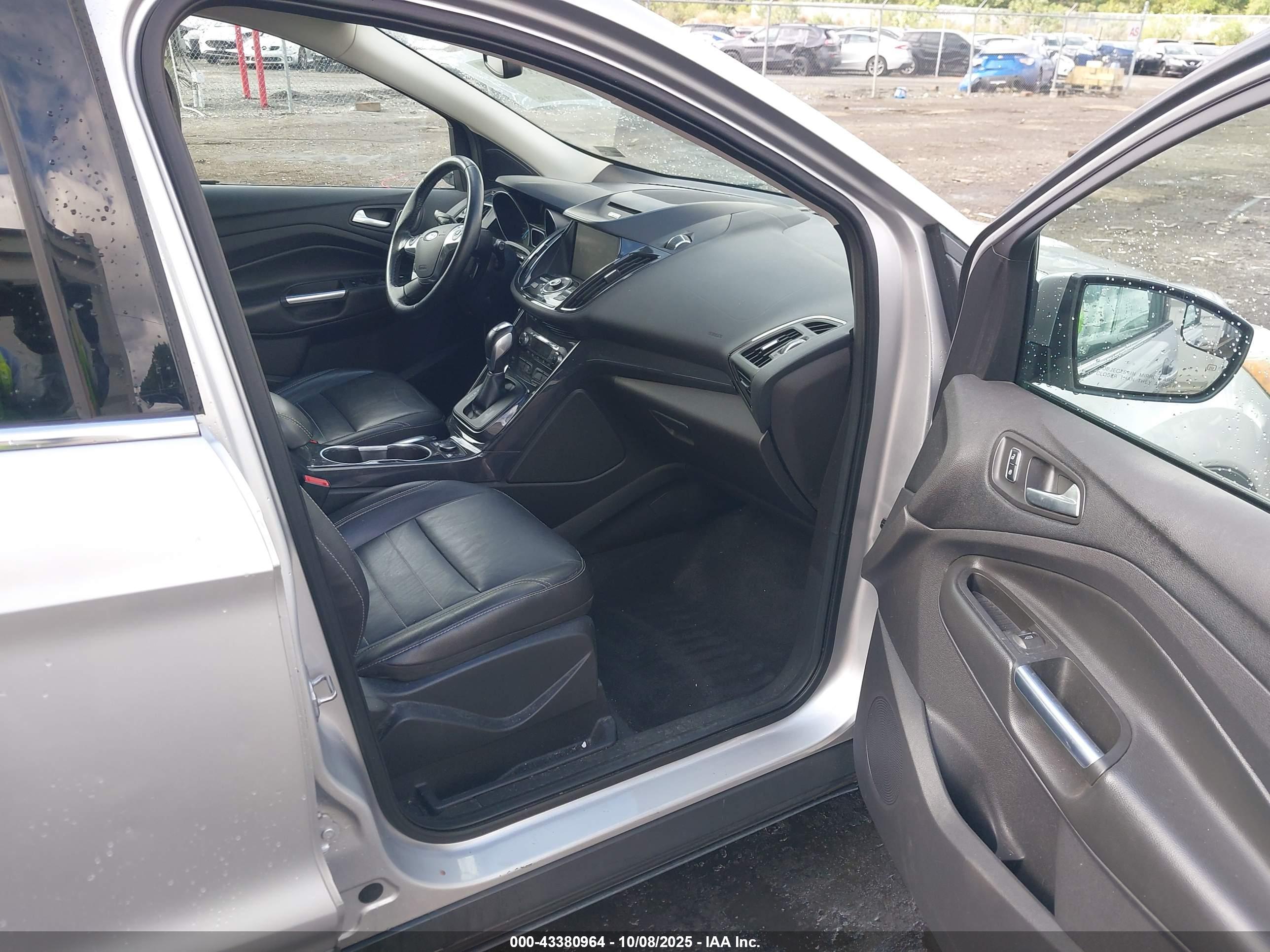 FORD ESCAPE image 5