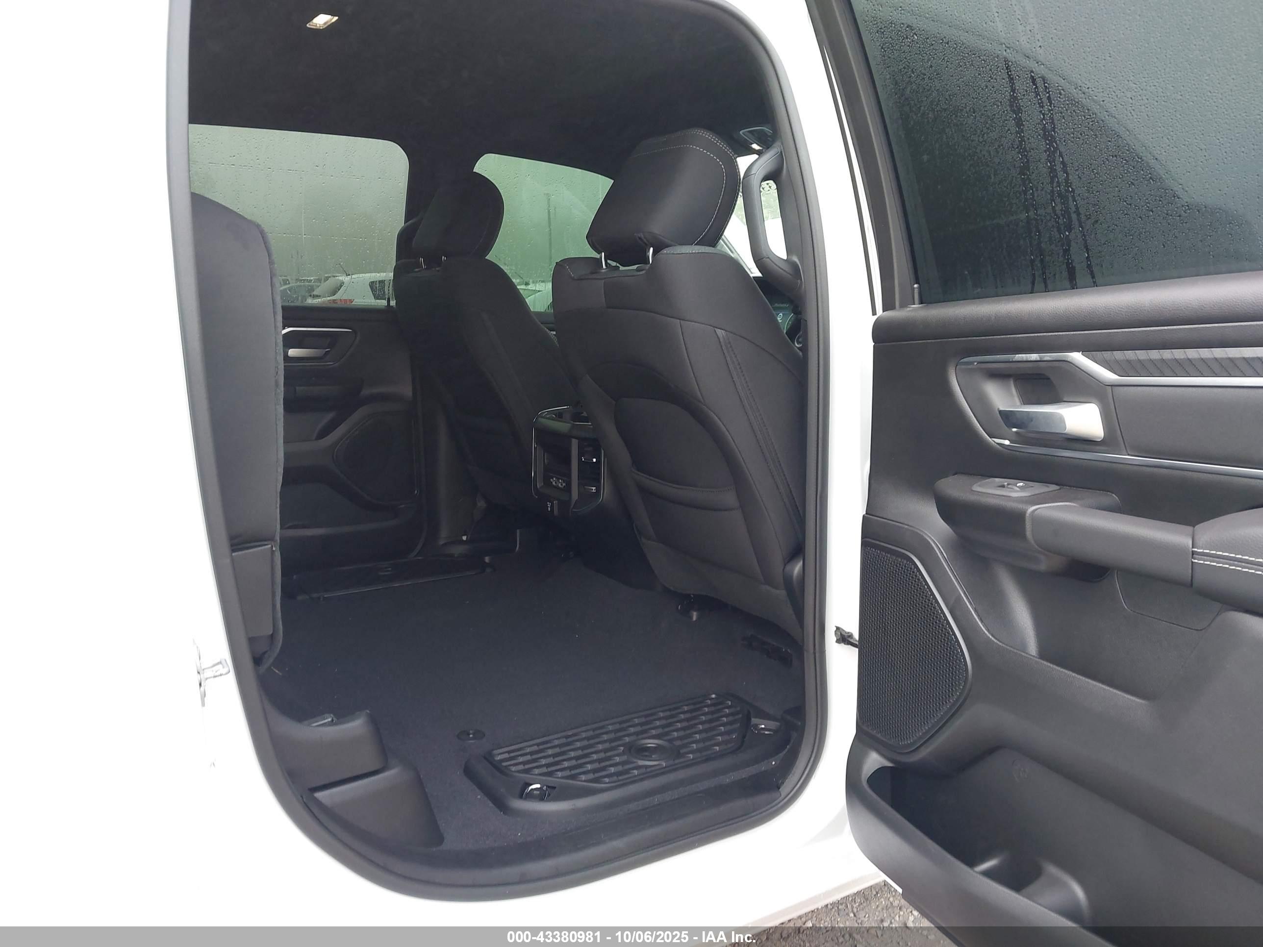 RAM 1500 image 8
