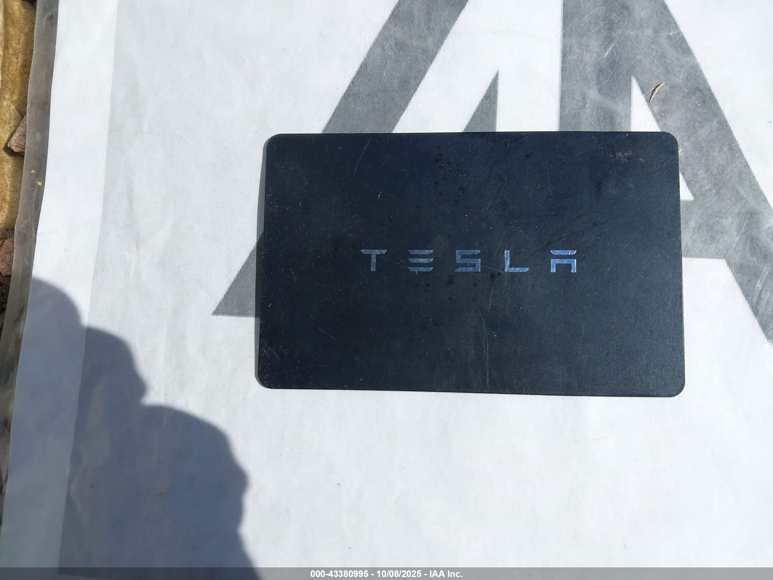 TESLA MODEL image 11