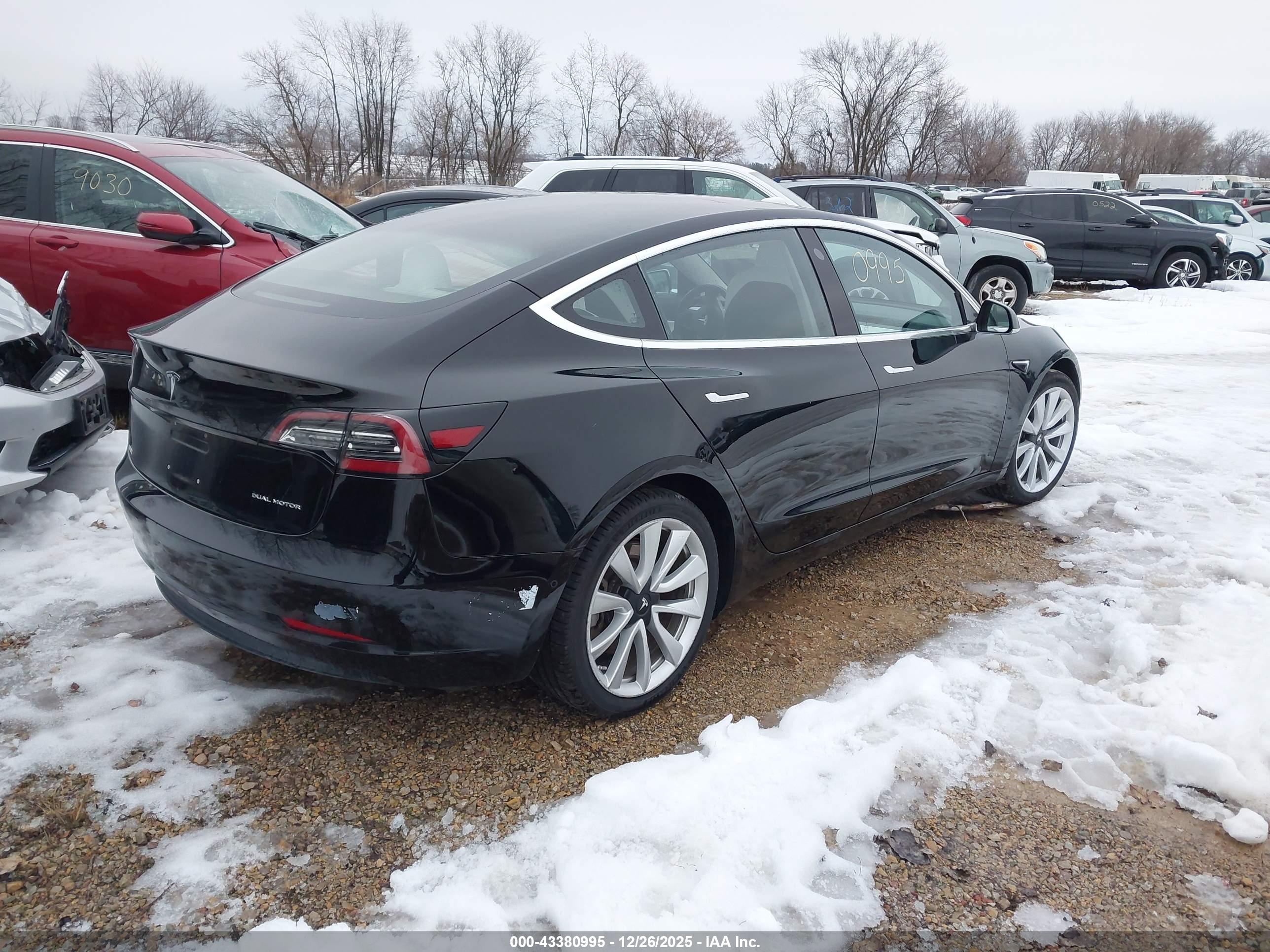 TESLA MODEL image 4
