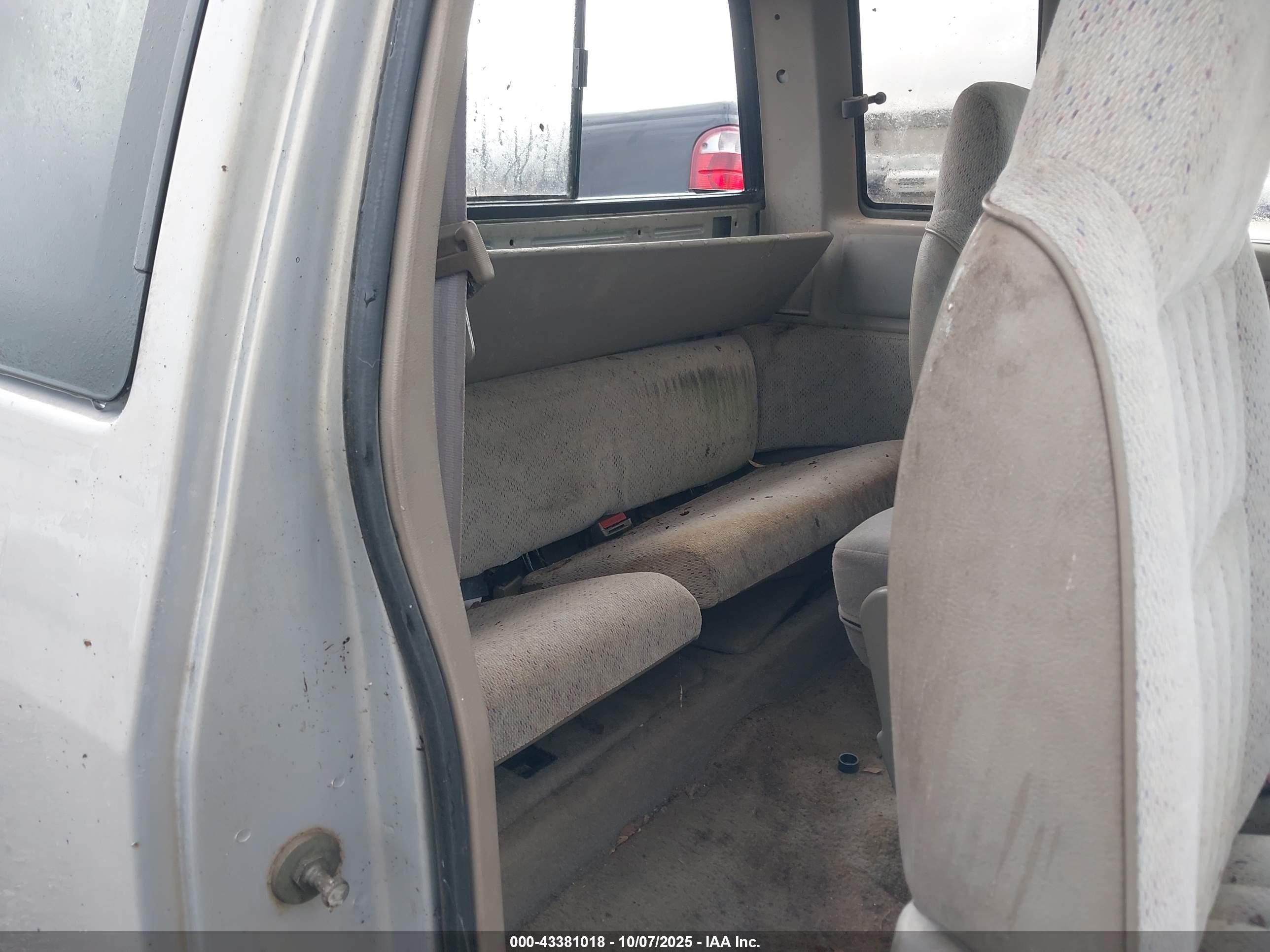 DODGE DAKOTA image 8