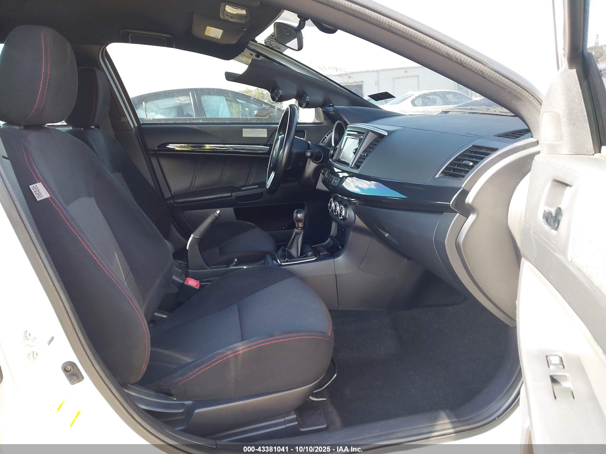 MITSUBISHI LANCER image 5