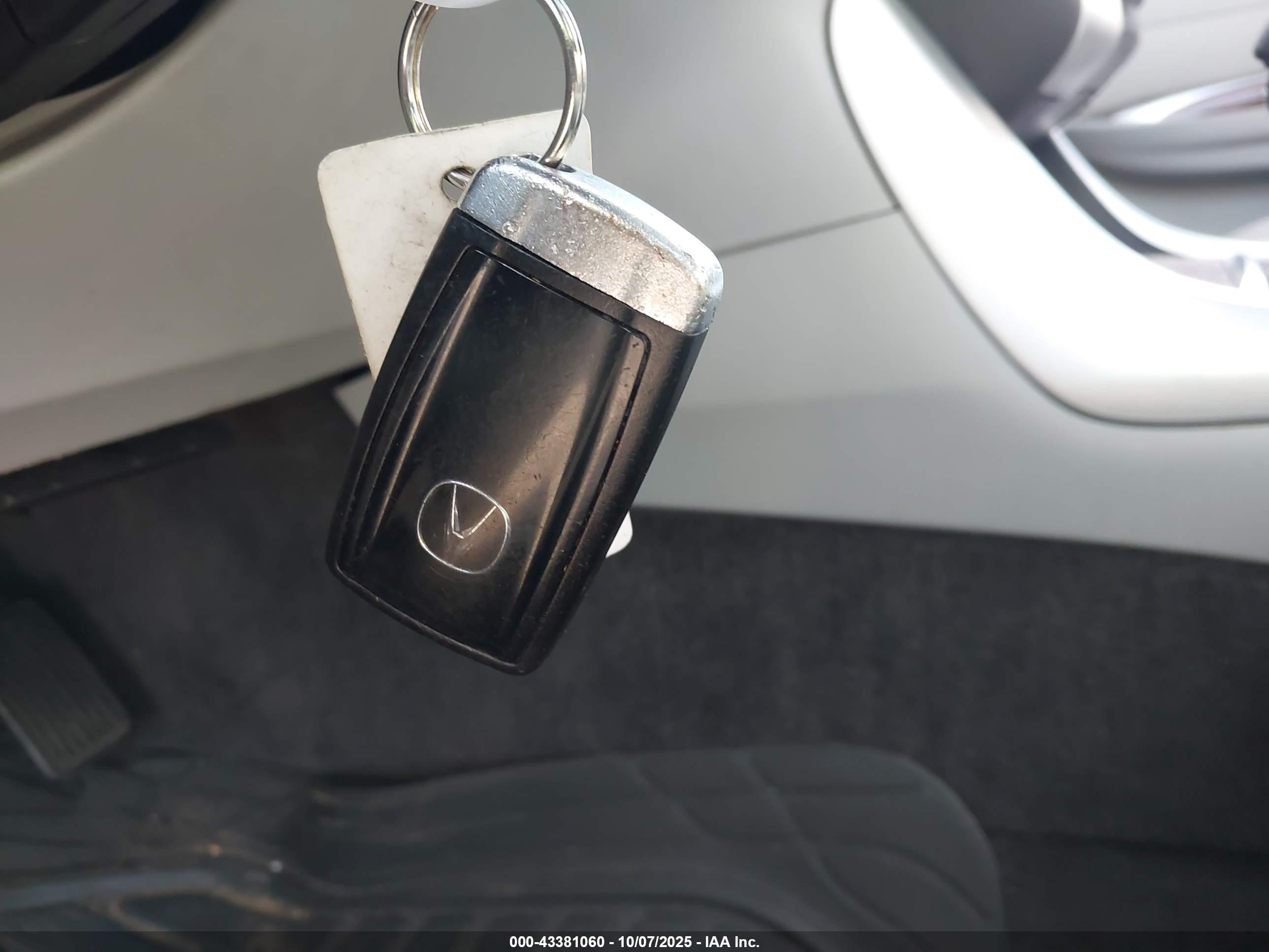 ACURA TLX image 11