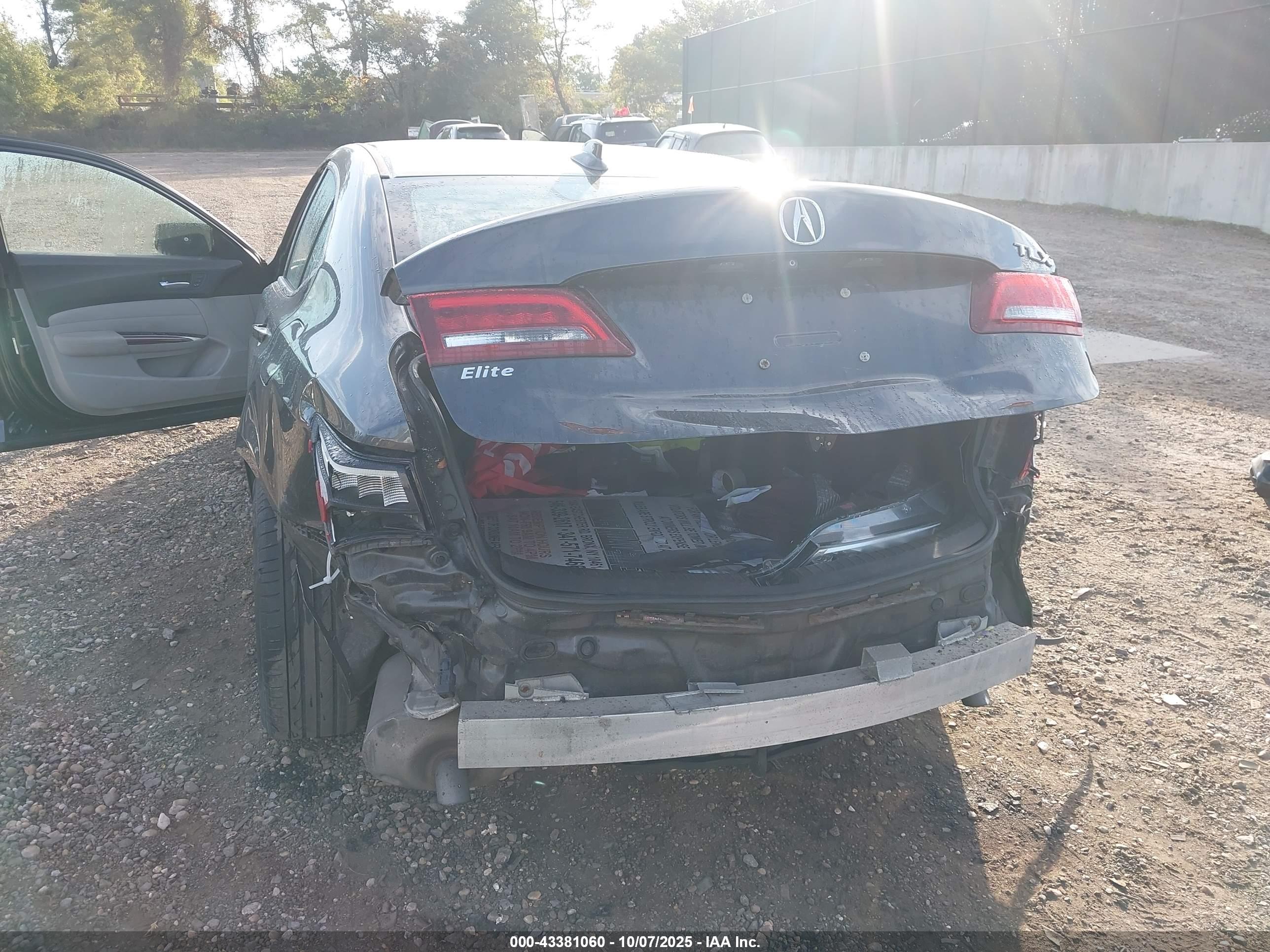 ACURA TLX image 6