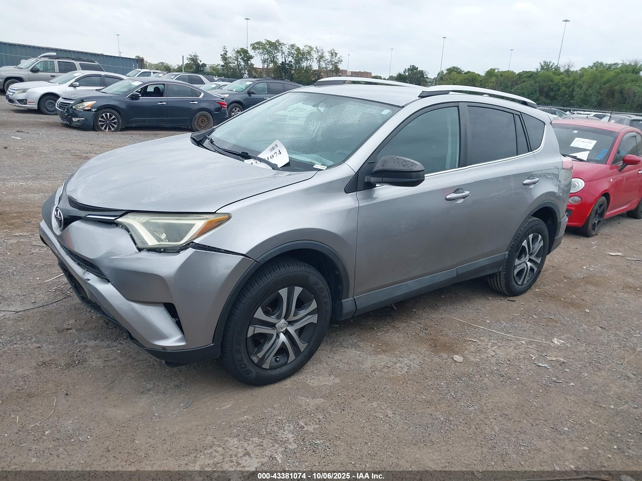 TOYOTA RAV4 image 2