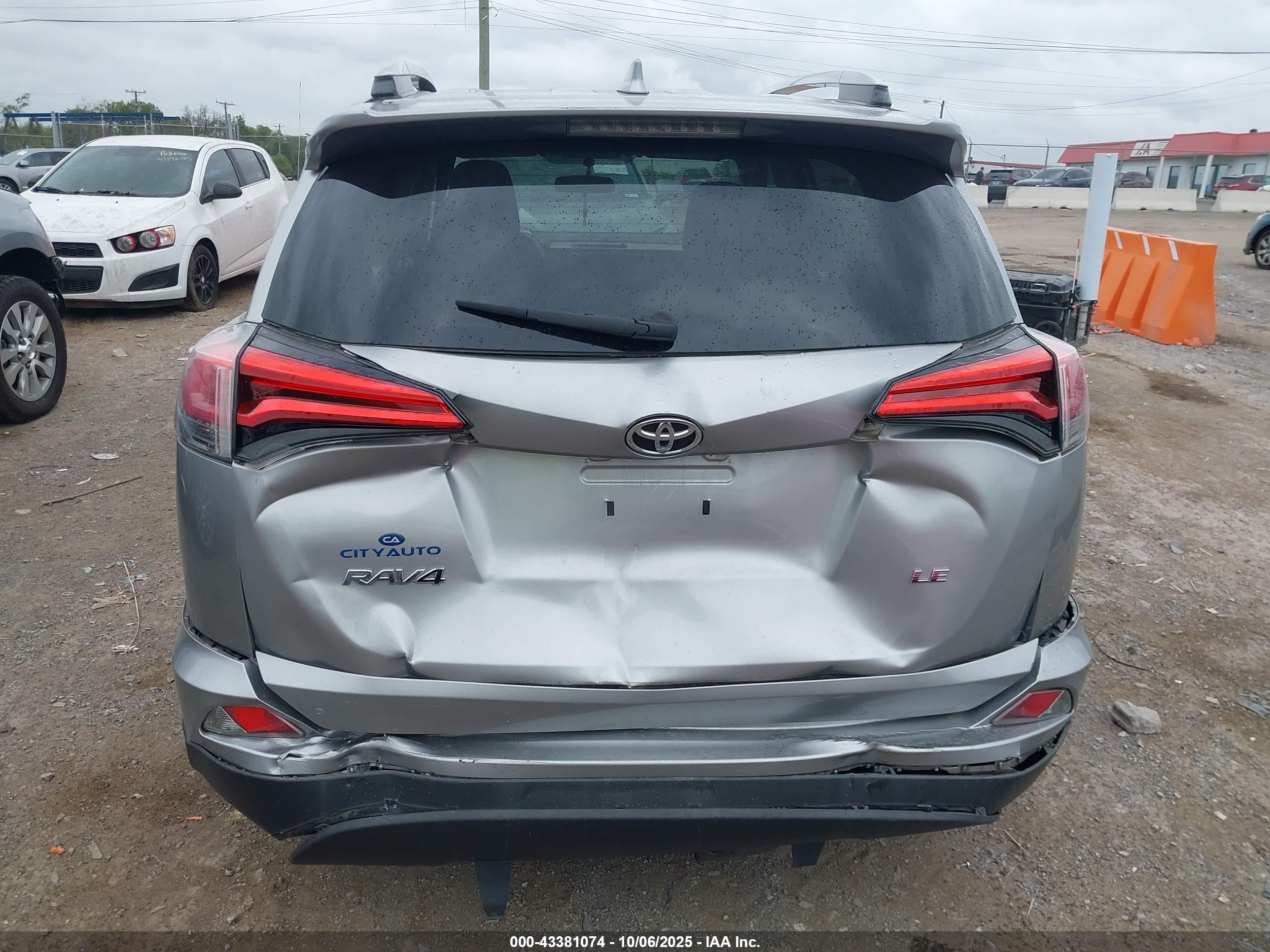 TOYOTA RAV4 image 6