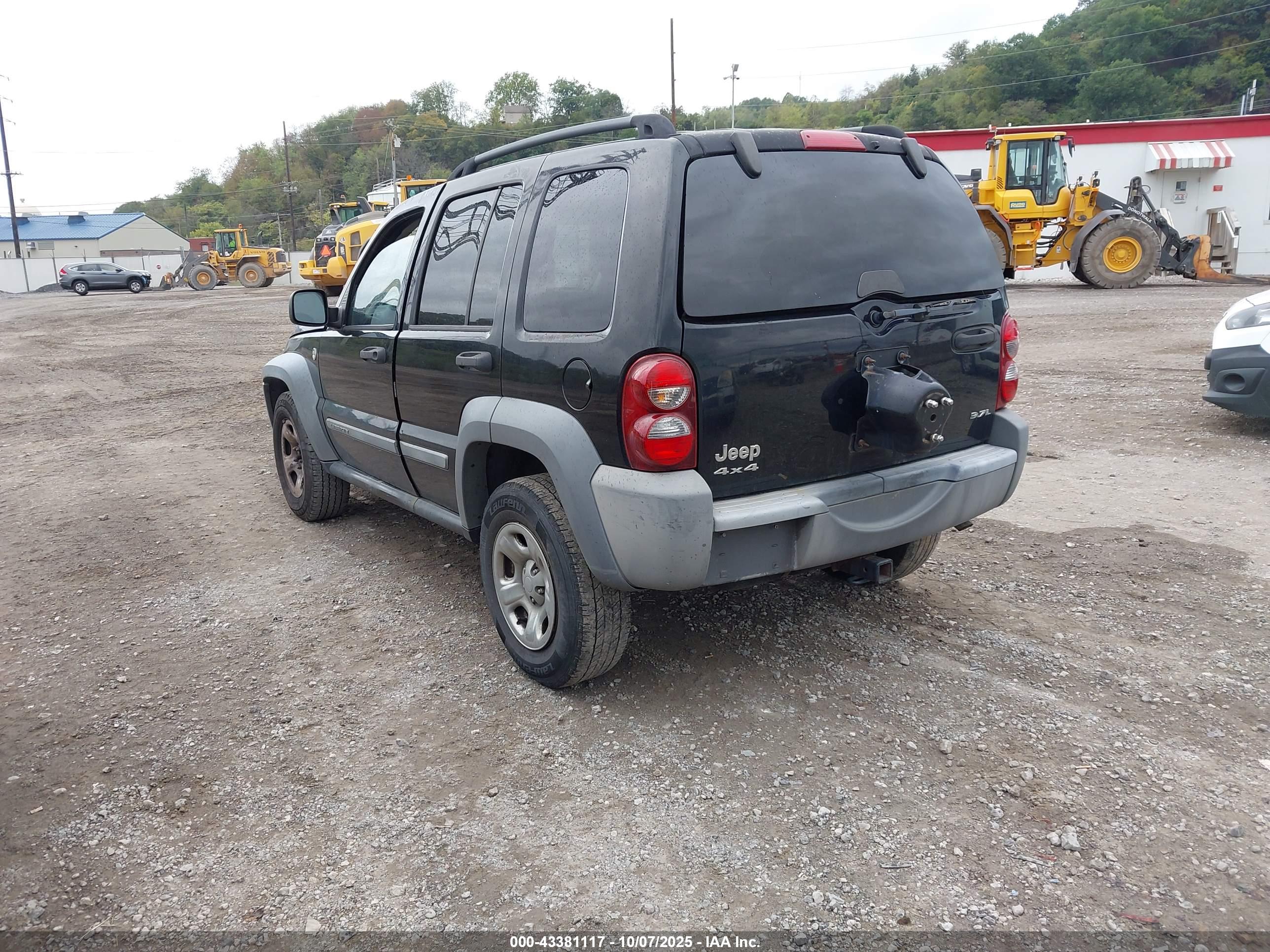 JEEP LIBERTY image 3