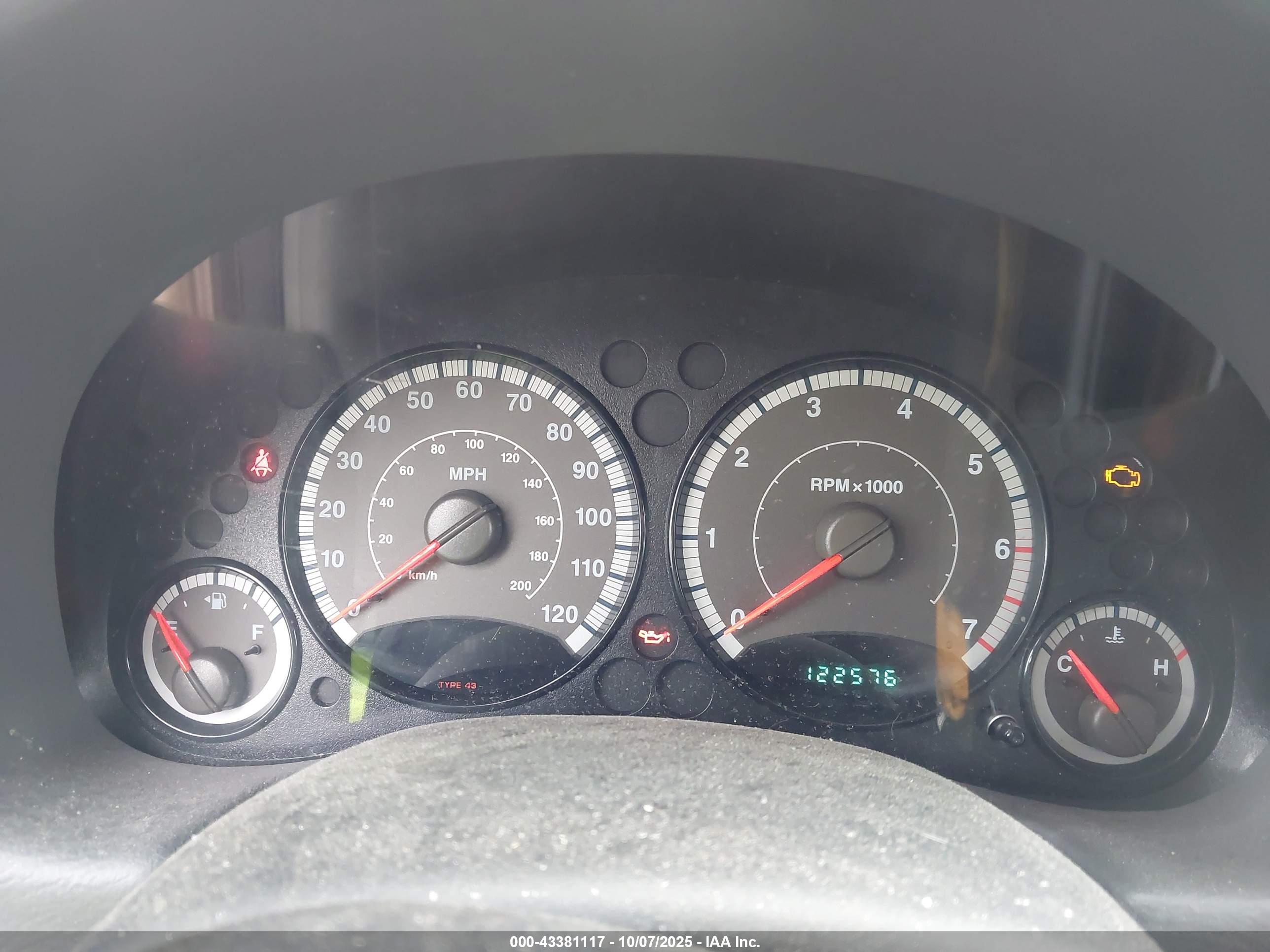 JEEP LIBERTY image 7