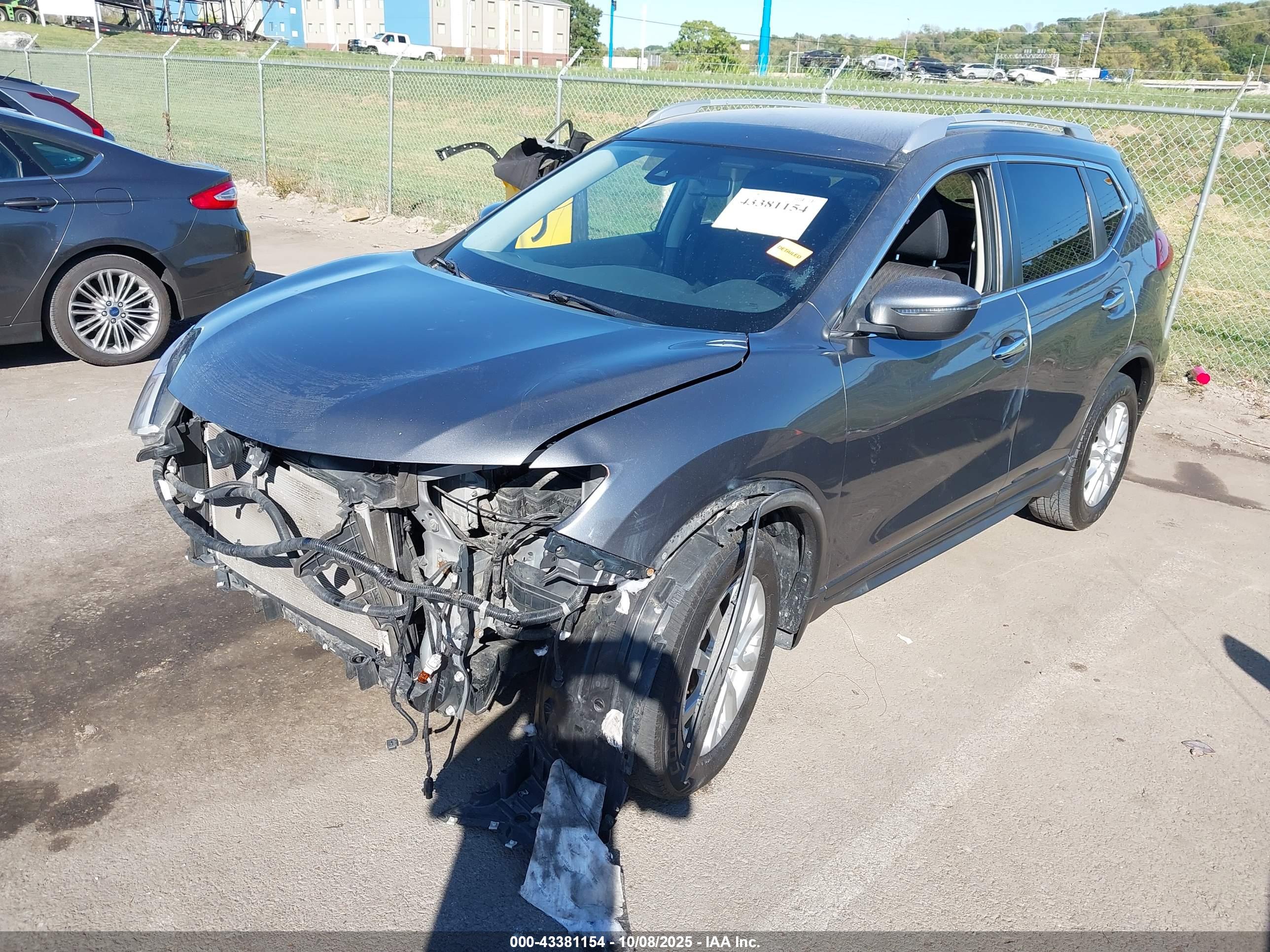 NISSAN ROGUE image 2