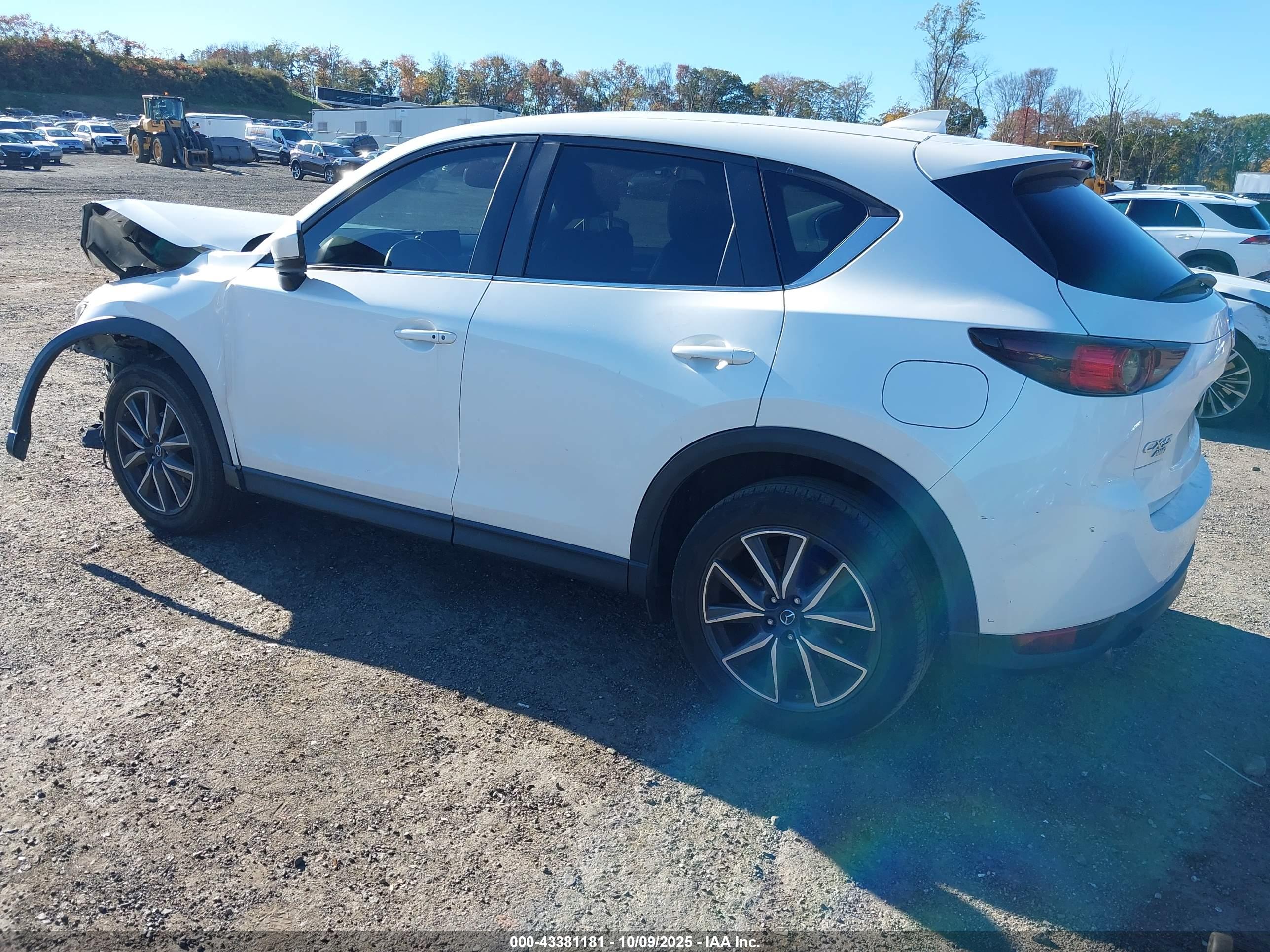 MAZDA CX-5 image 3