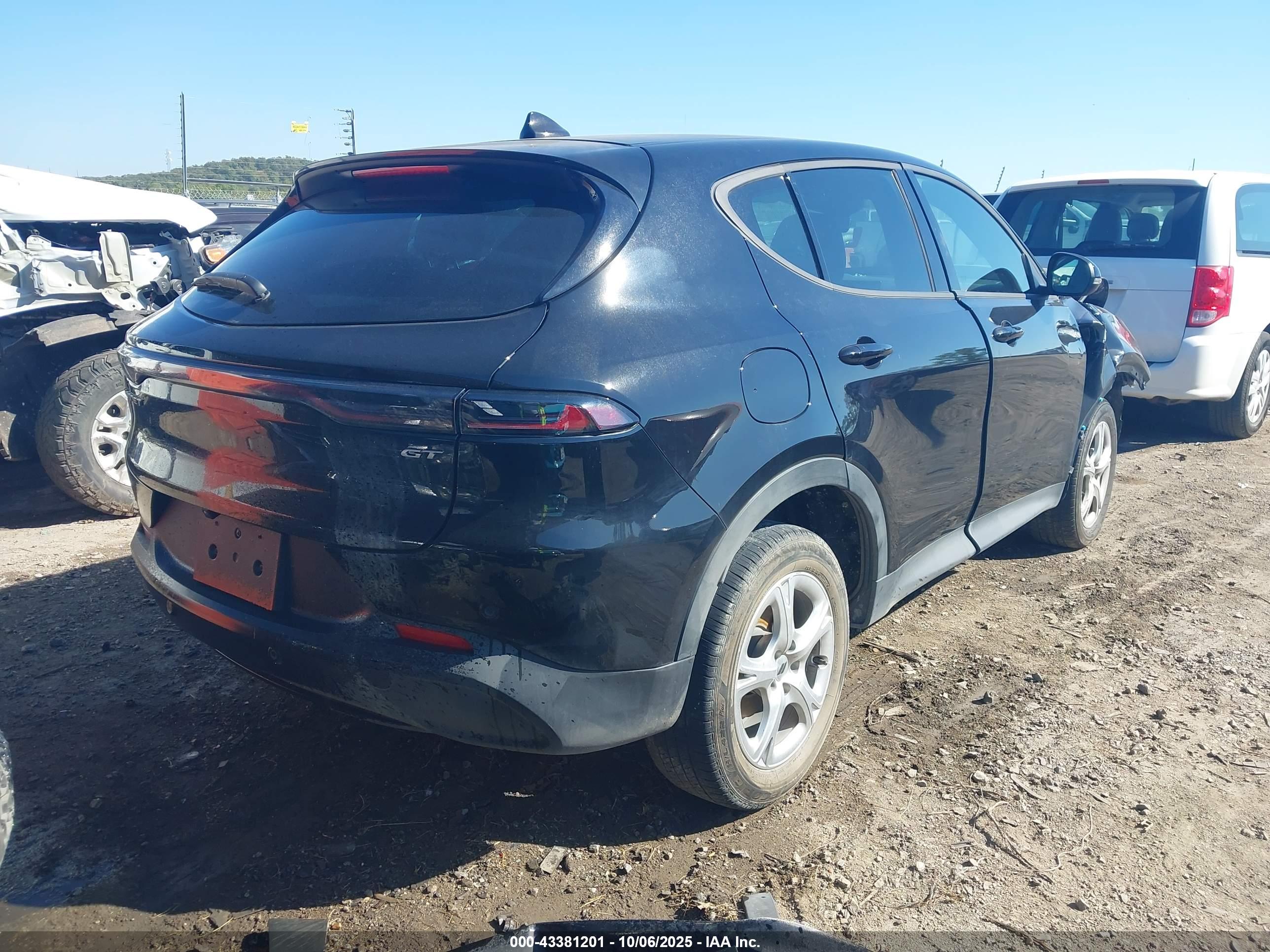 DODGE HORNET image 4