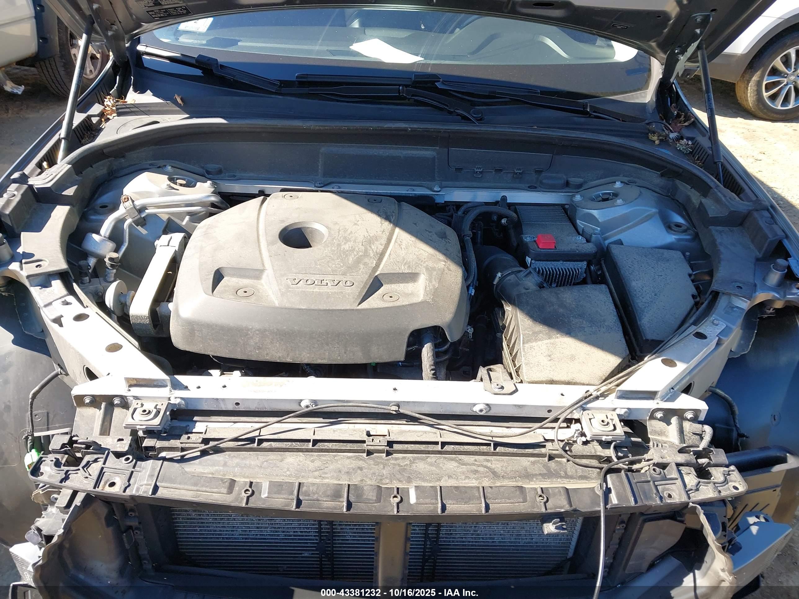 VOLVO XC60 image 10
