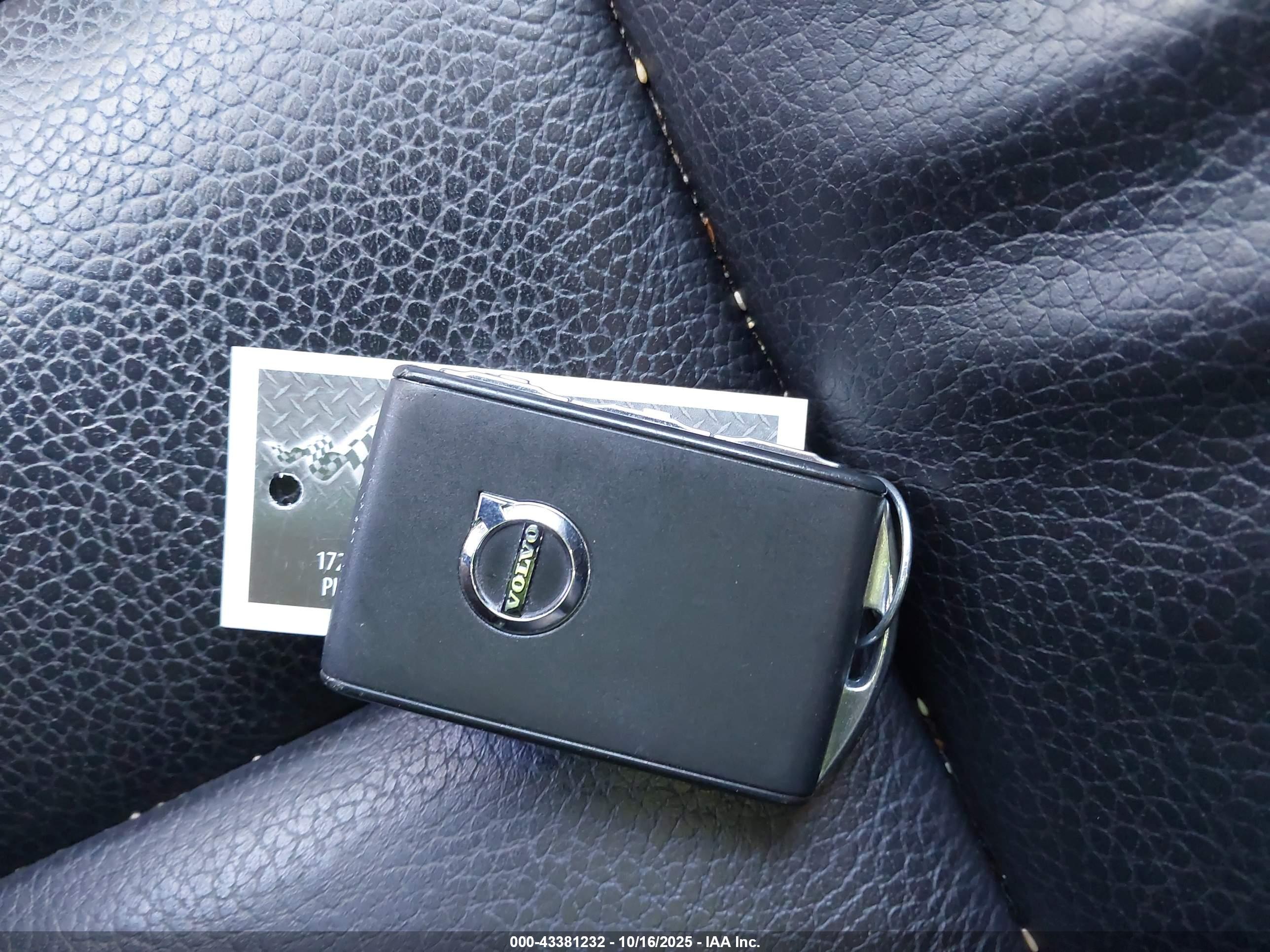 VOLVO XC60 image 11