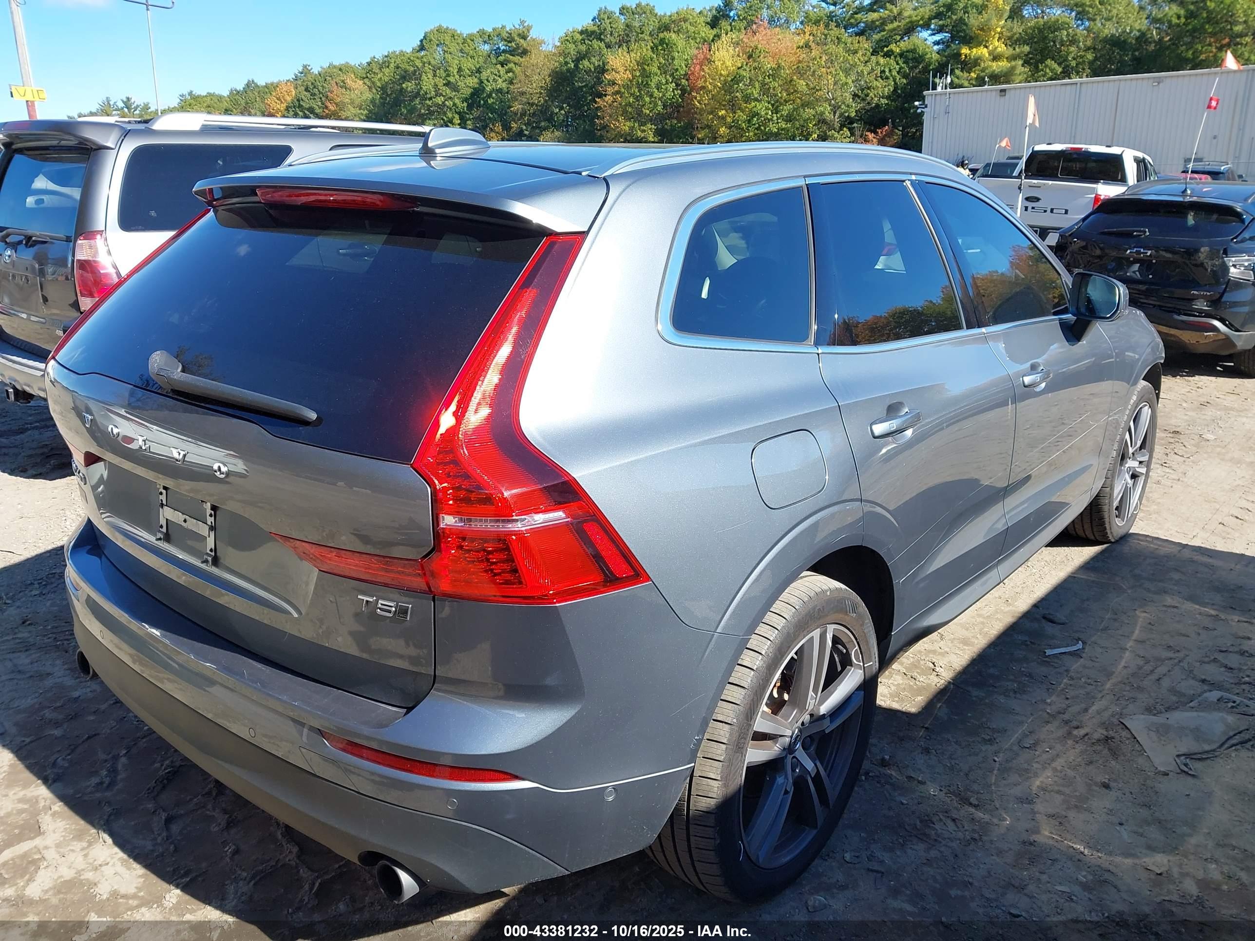 VOLVO XC60 image 4