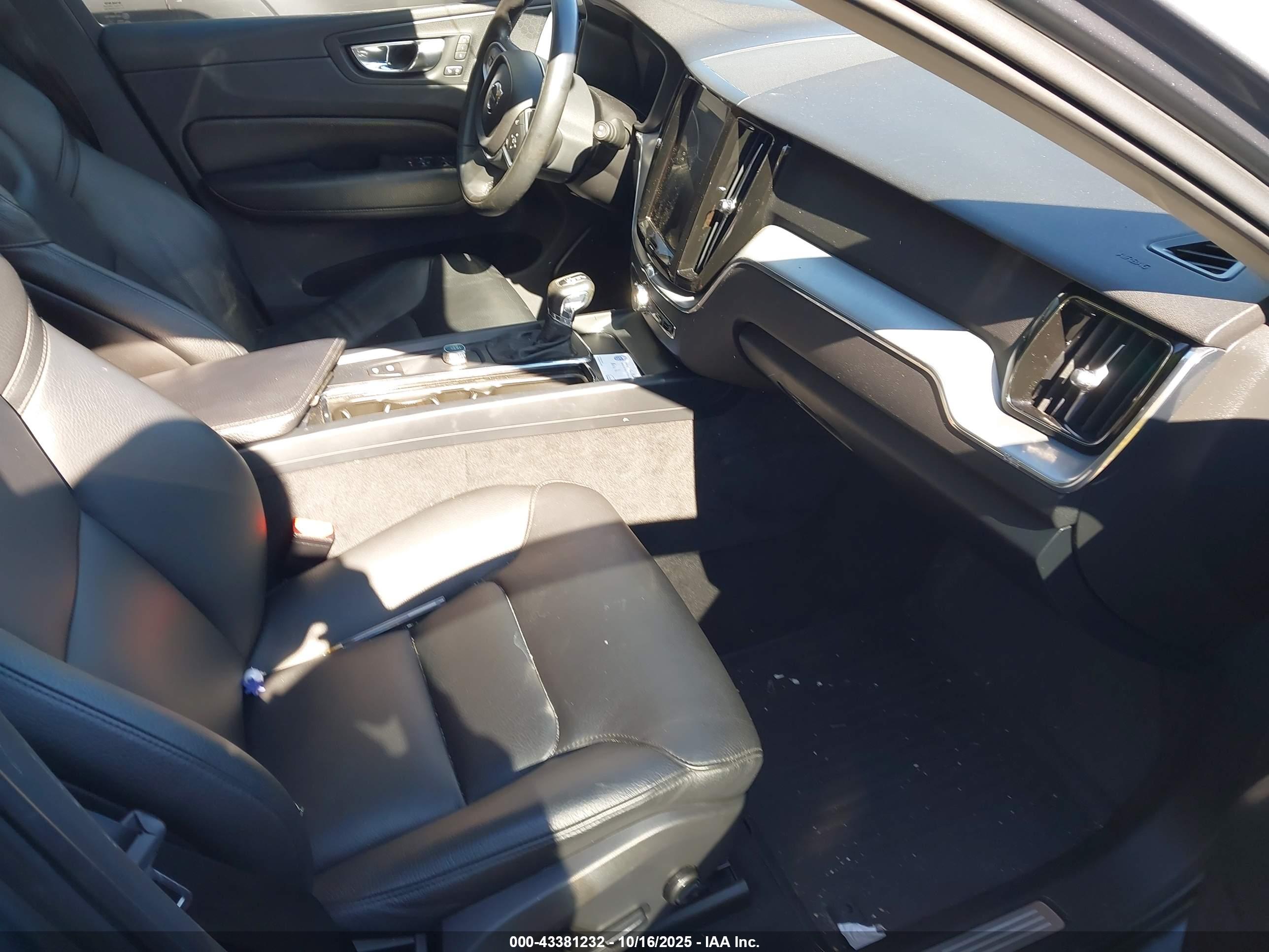 VOLVO XC60 image 5