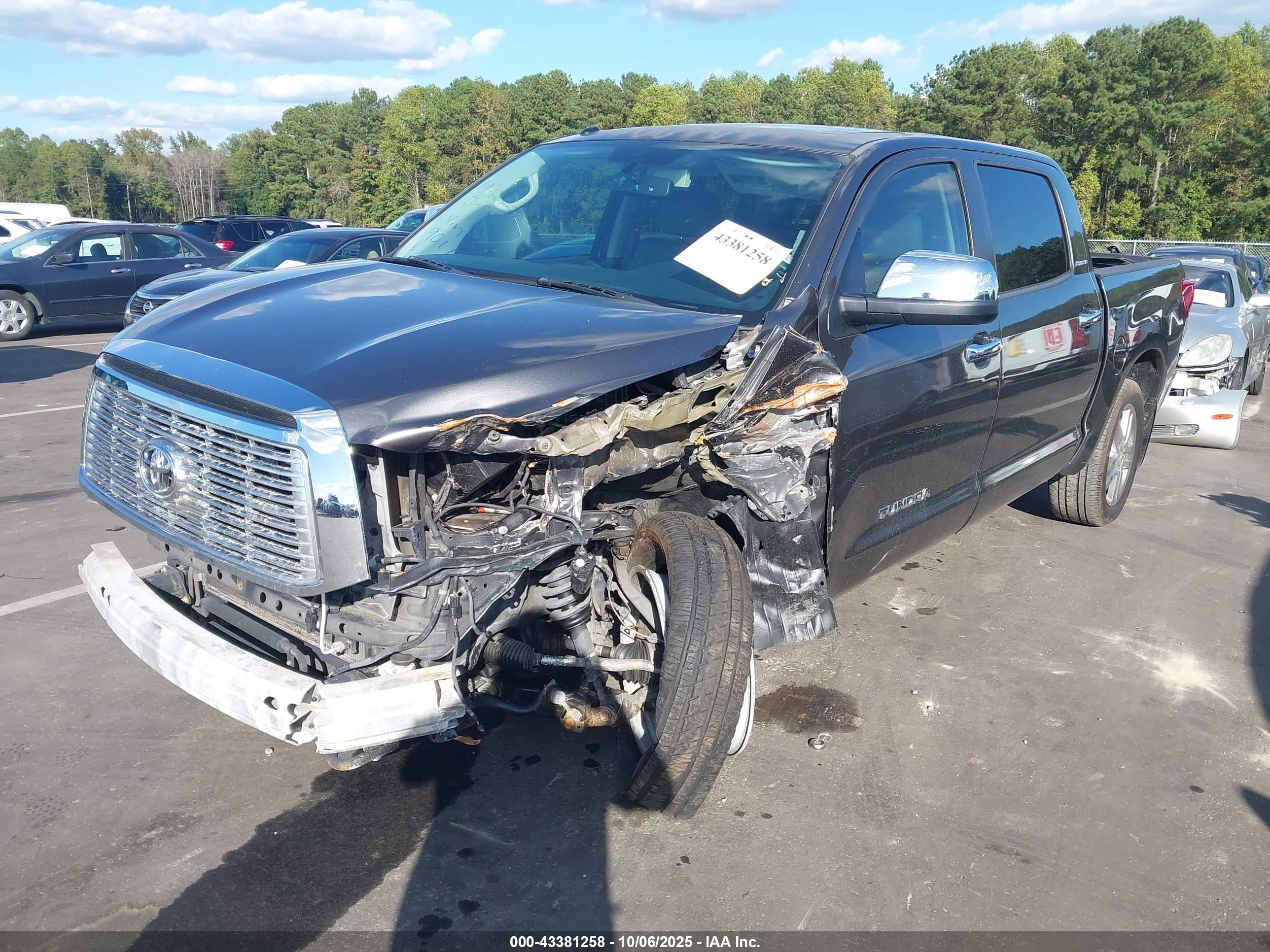 TOYOTA TUNDRA image 2