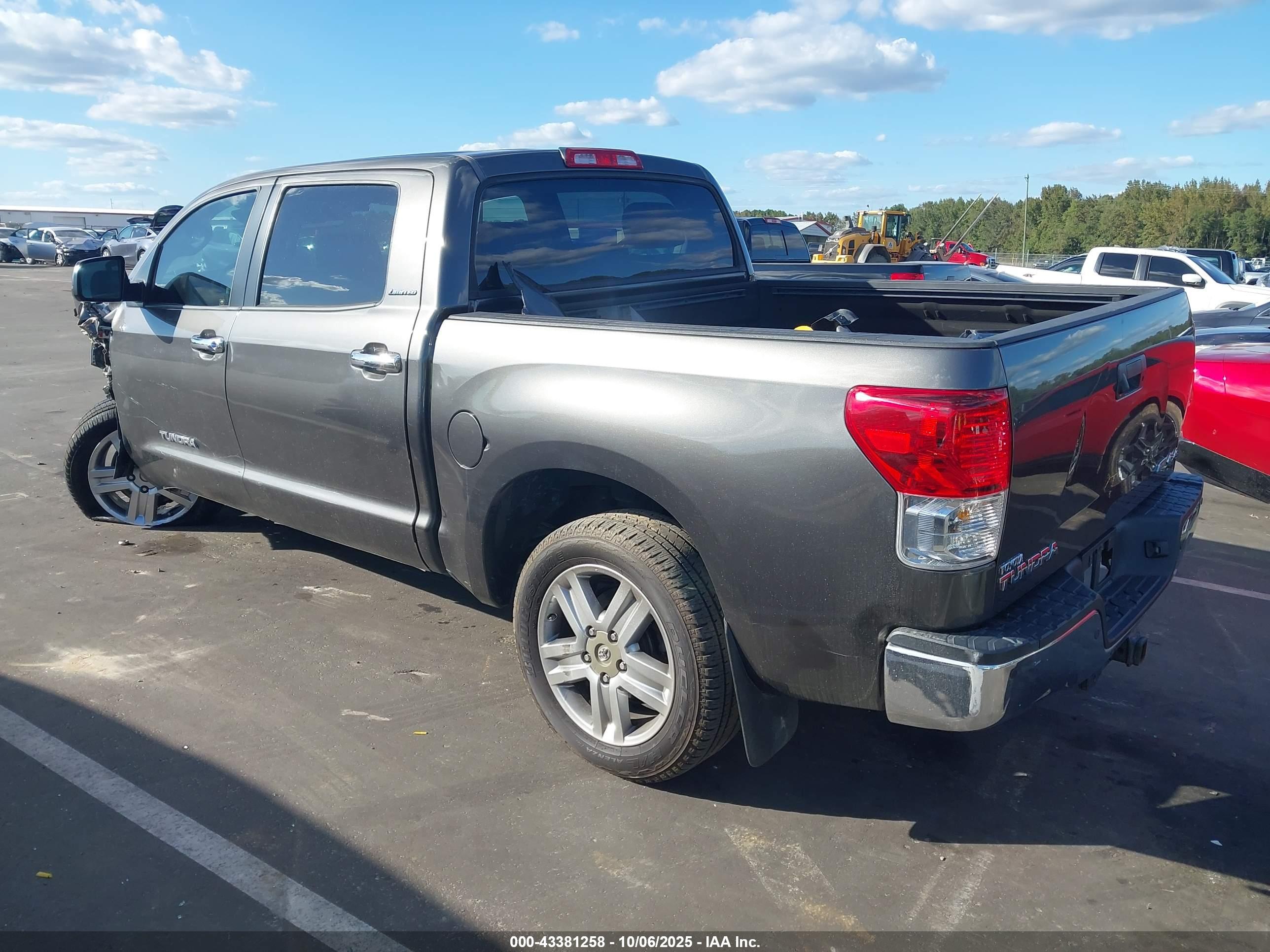 TOYOTA TUNDRA image 3