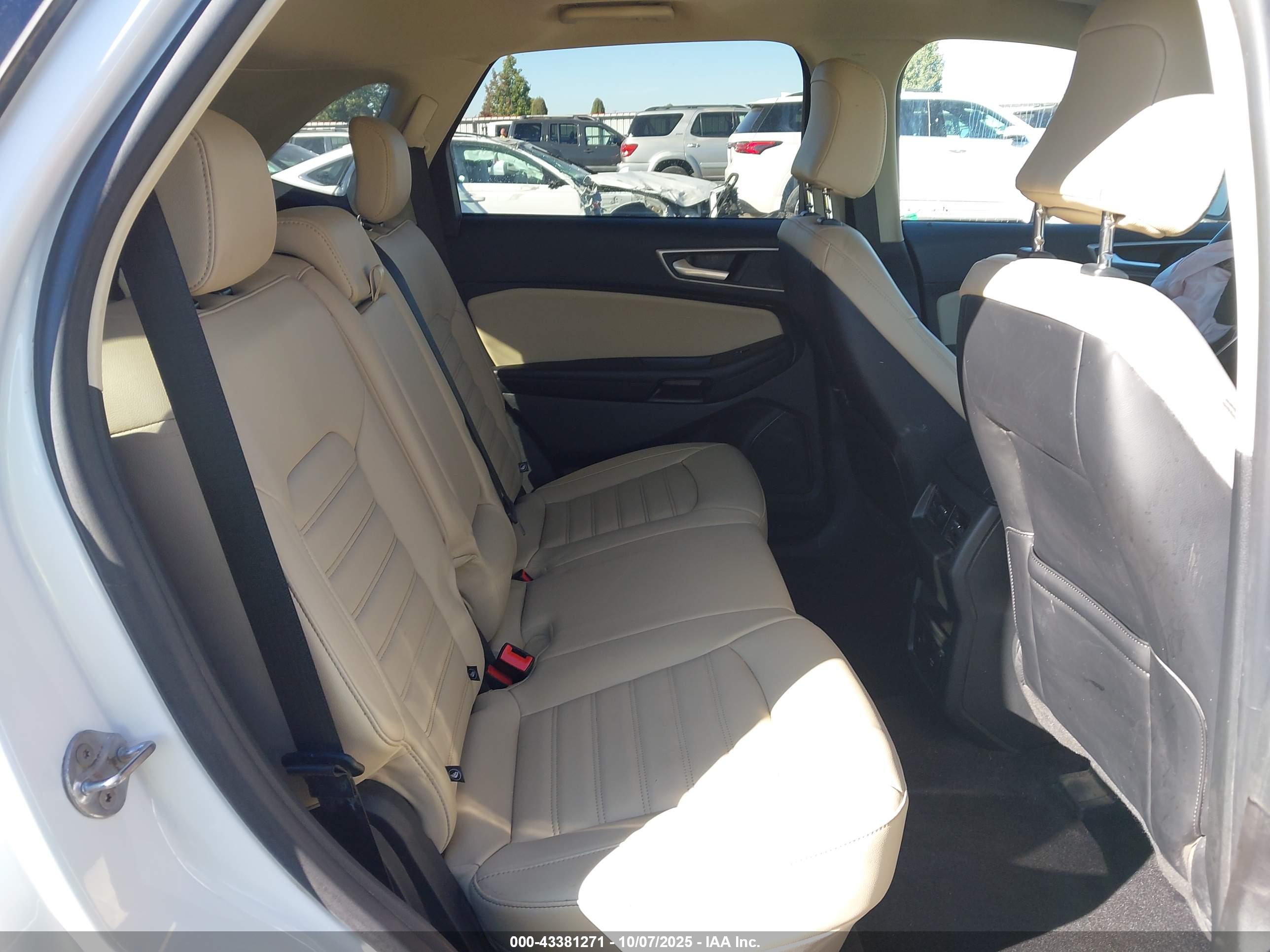 FORD EDGE image 8