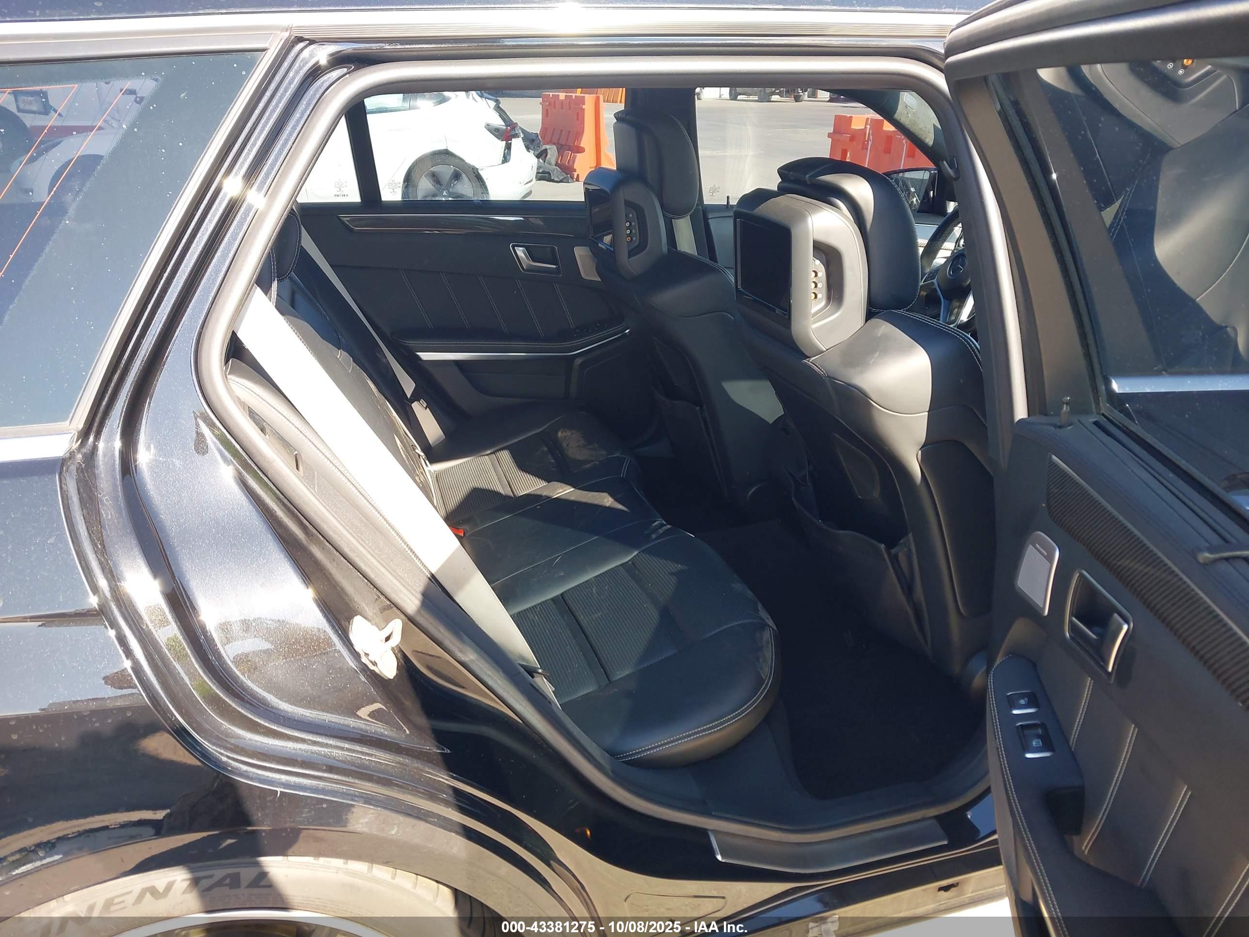 MERCEDES-BENZ E image 8