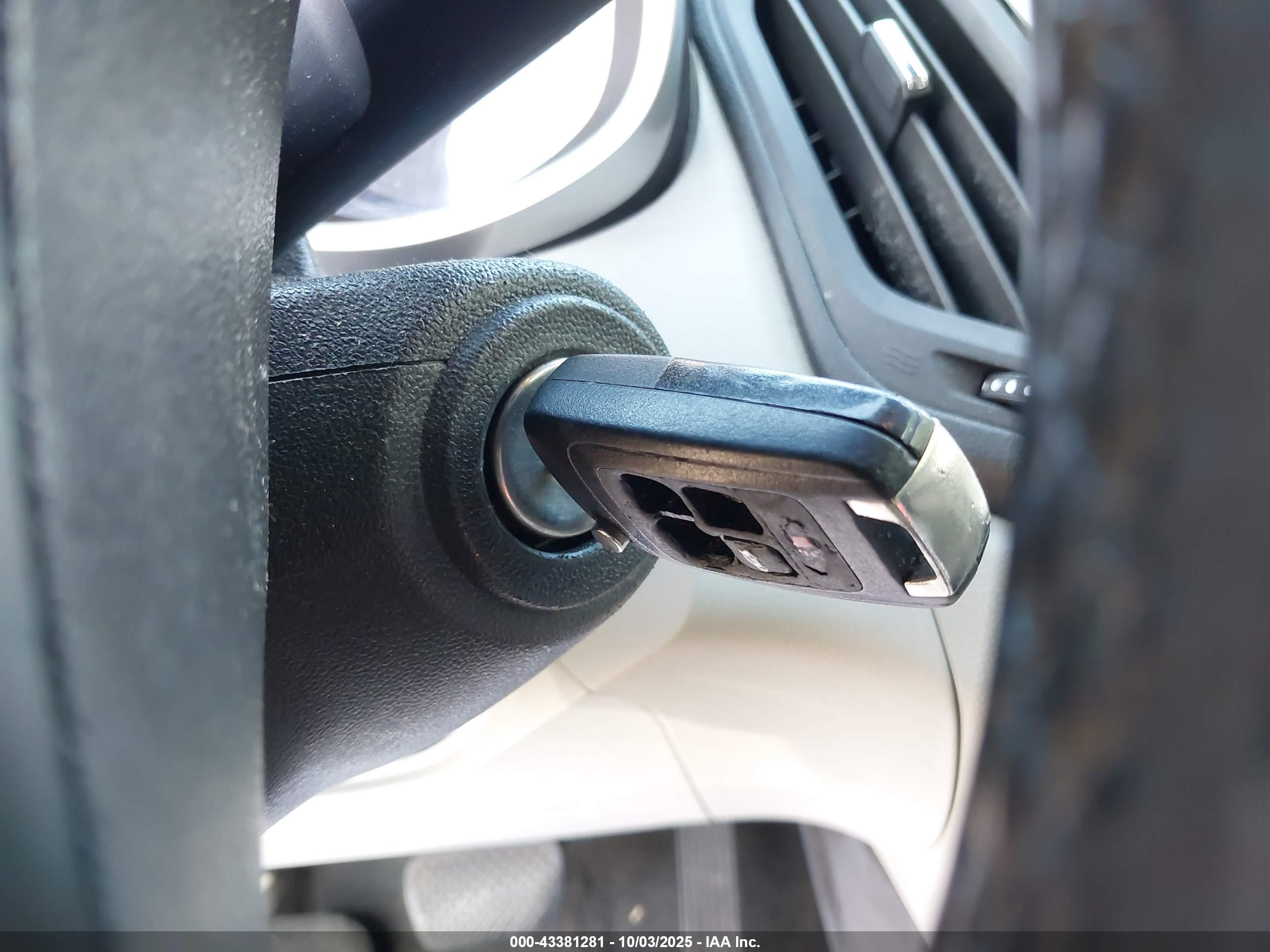 CHEVROLET EQUINOX image 11