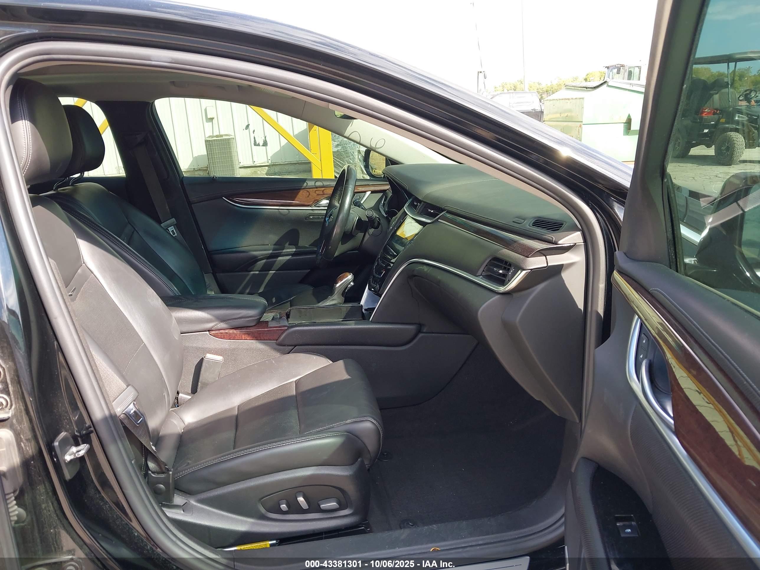 CADILLAC XTS image 5