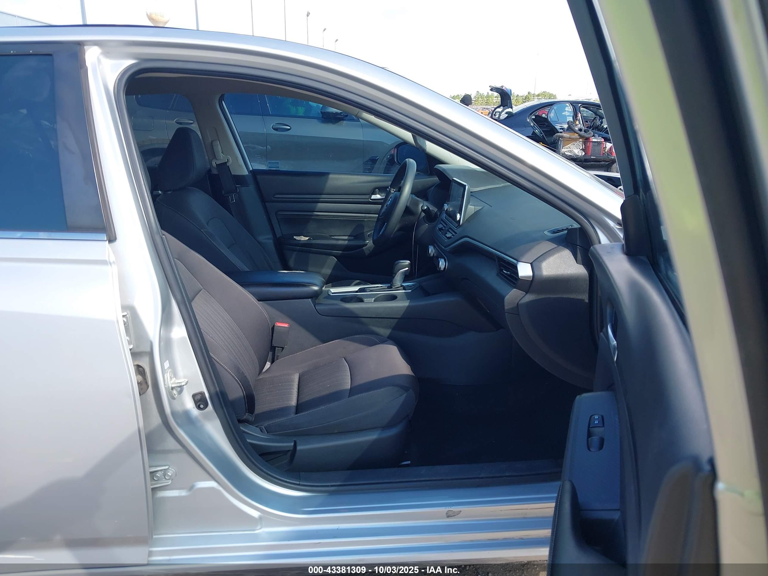 NISSAN ALTIMA image 5