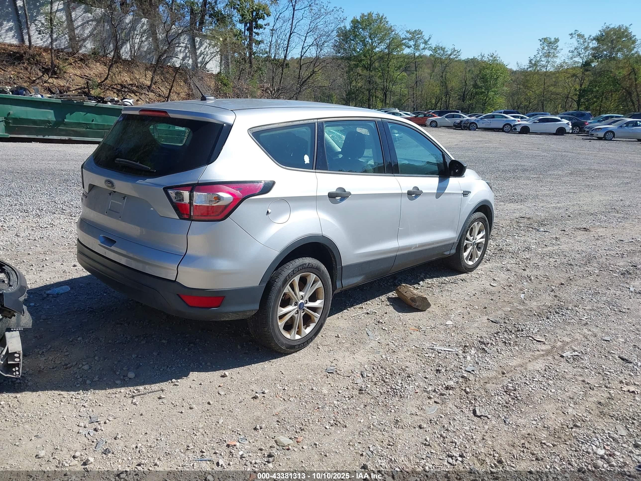 FORD ESCAPE image 4