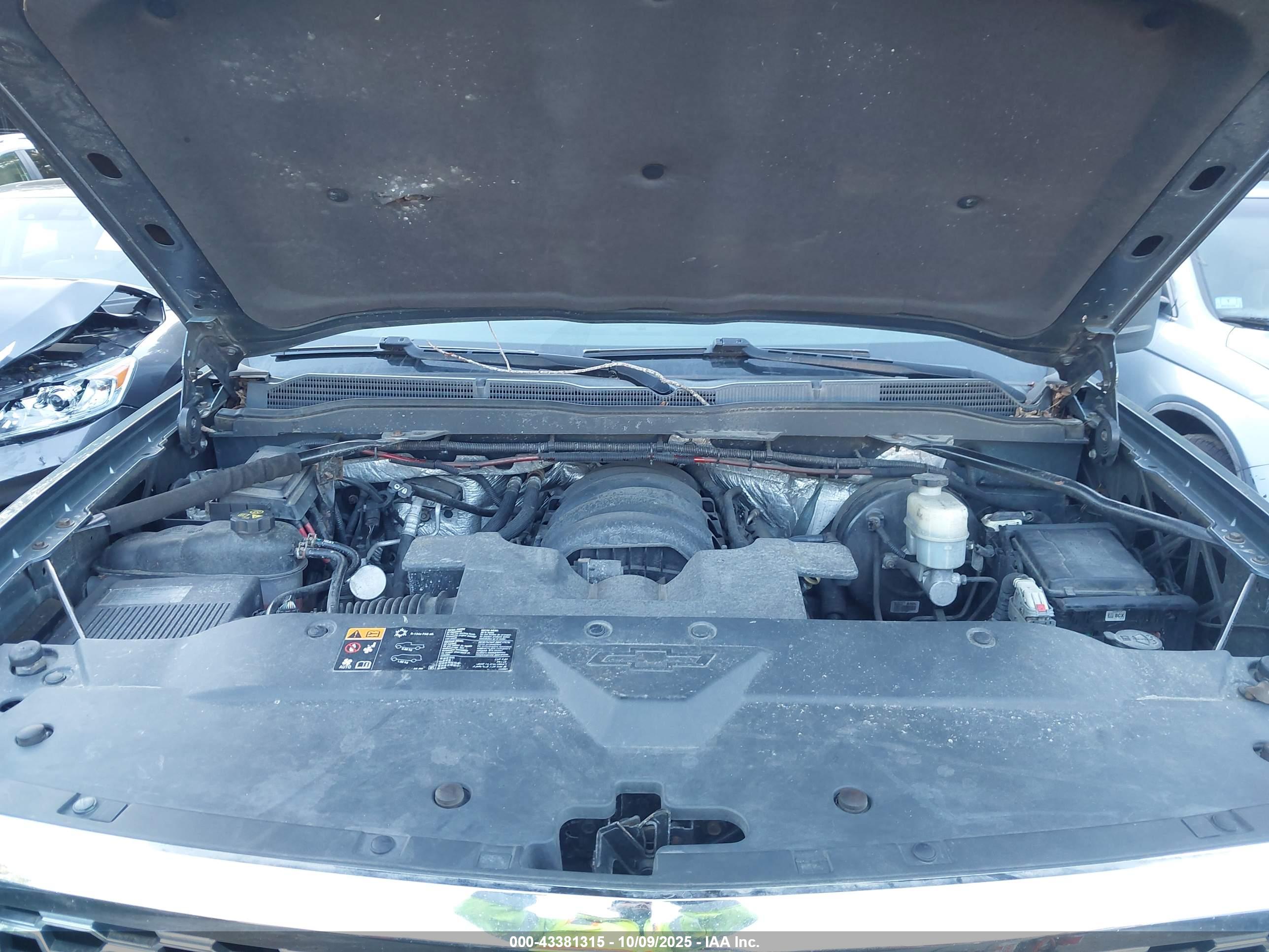 CHEVROLET SILVERADO image 10