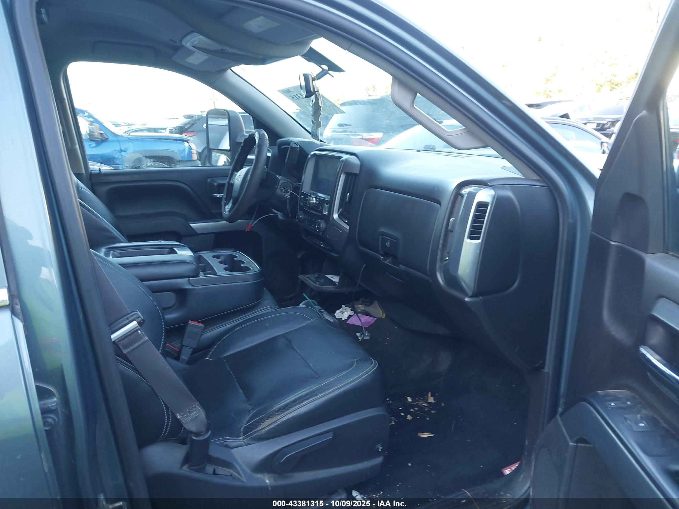 CHEVROLET SILVERADO image 5