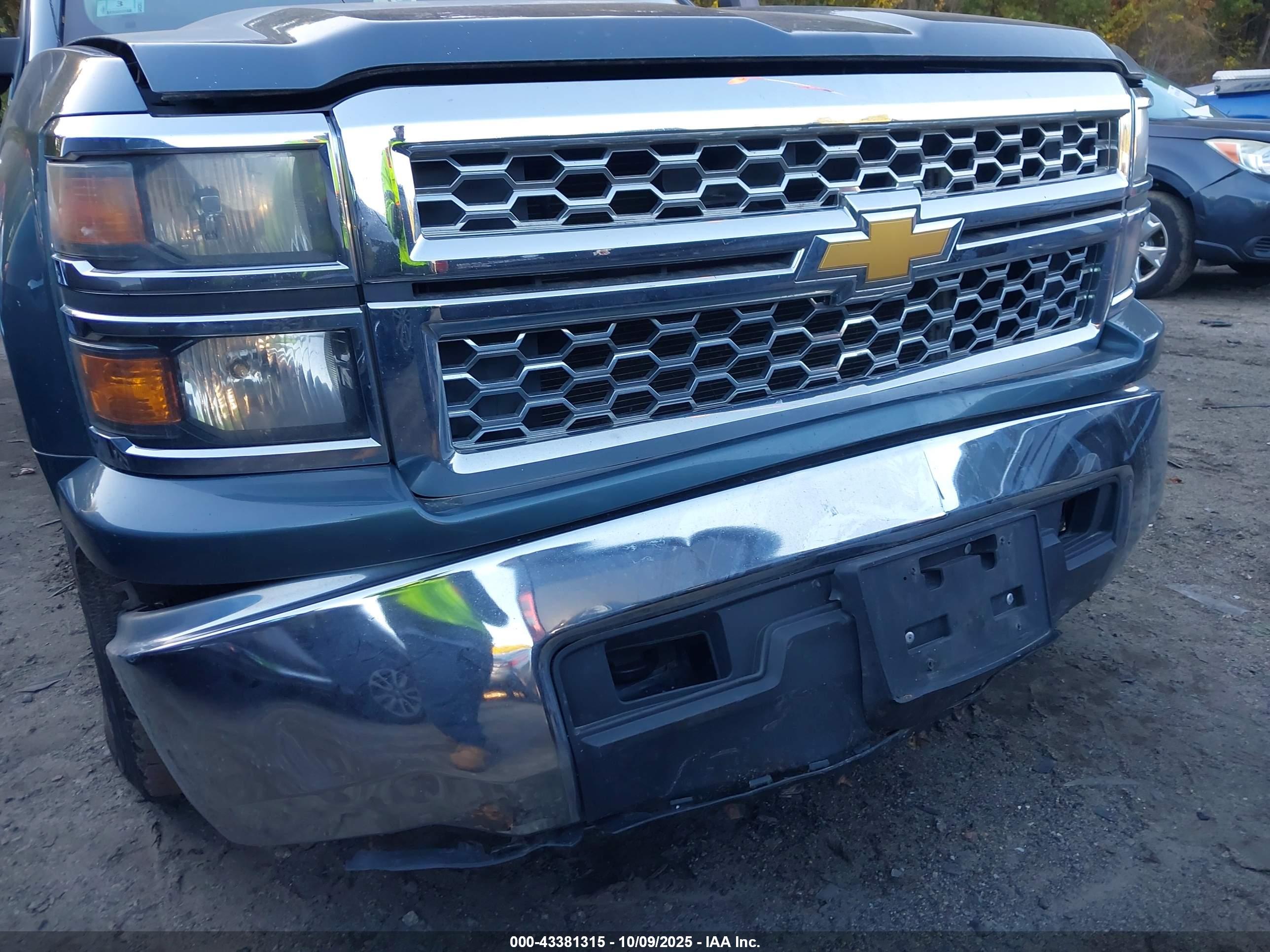 CHEVROLET SILVERADO image 6