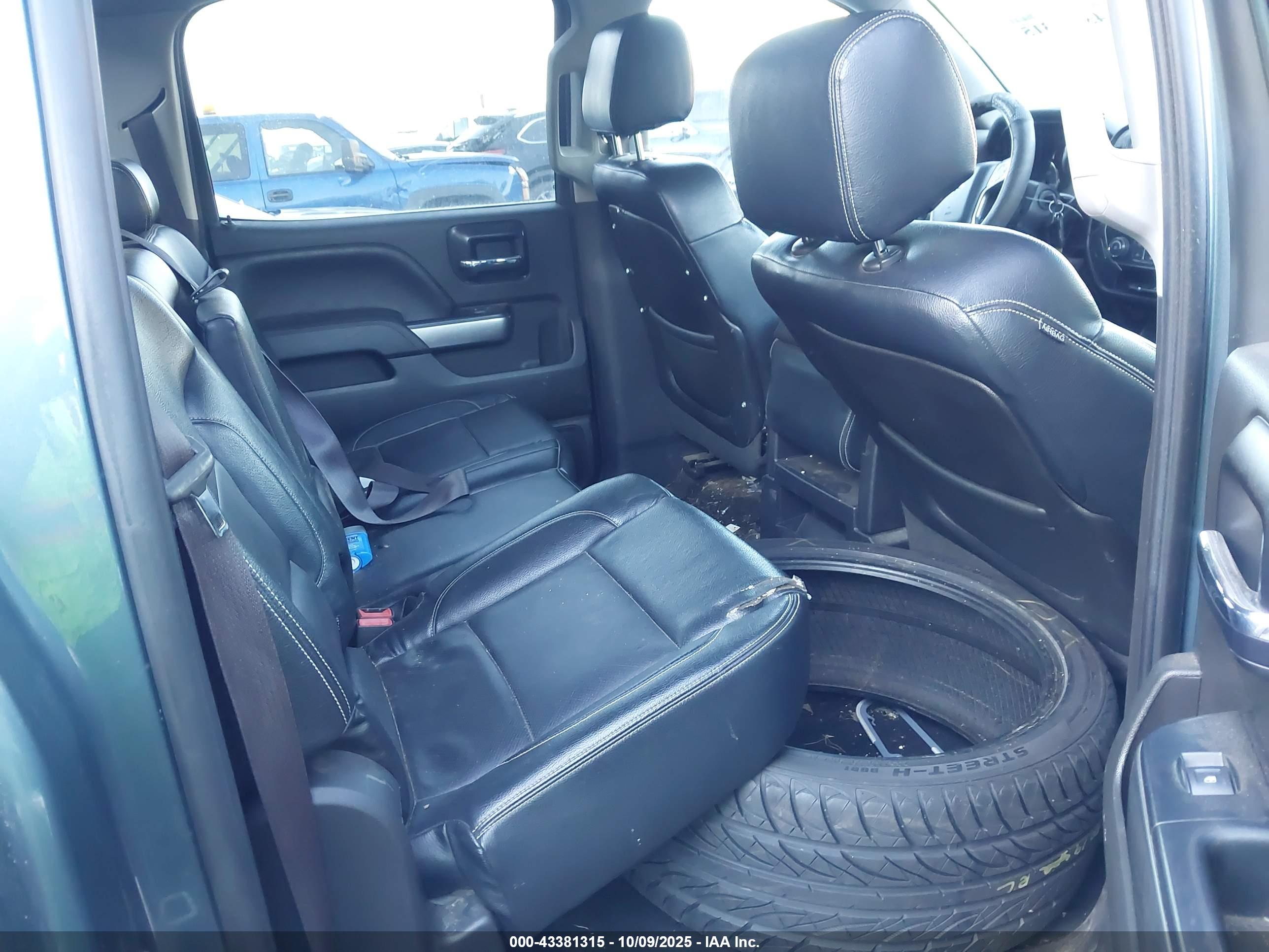 CHEVROLET SILVERADO image 8