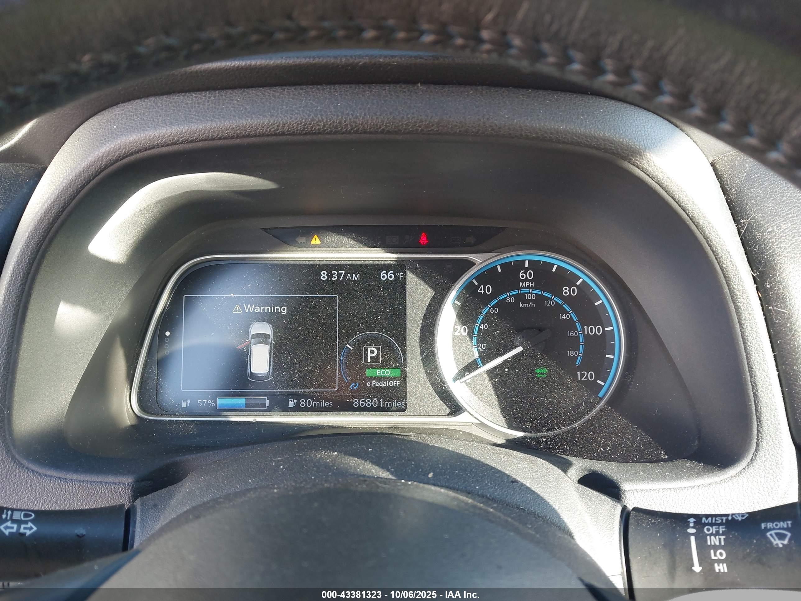 NISSAN LEAF image 7