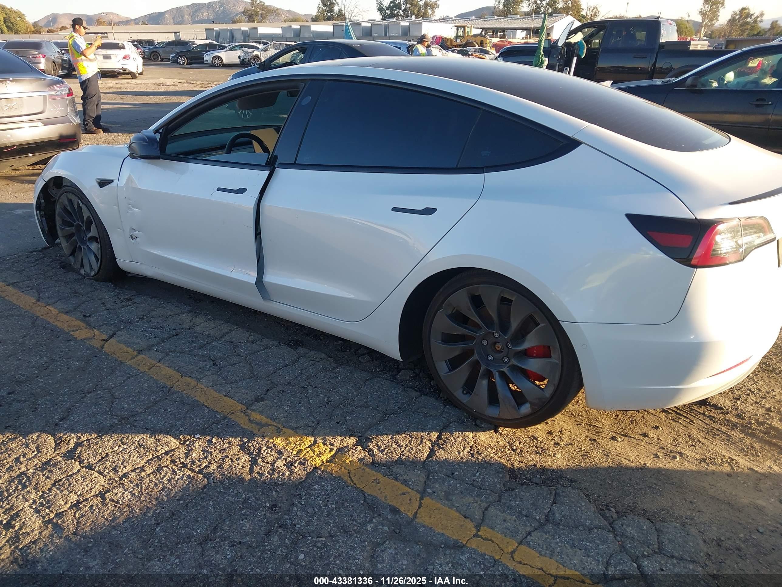 TESLA MODEL image 3