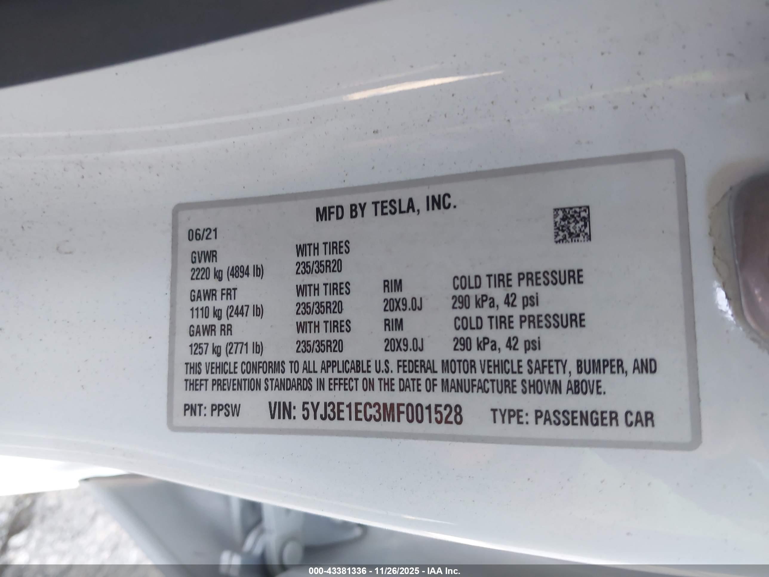 TESLA MODEL image 9