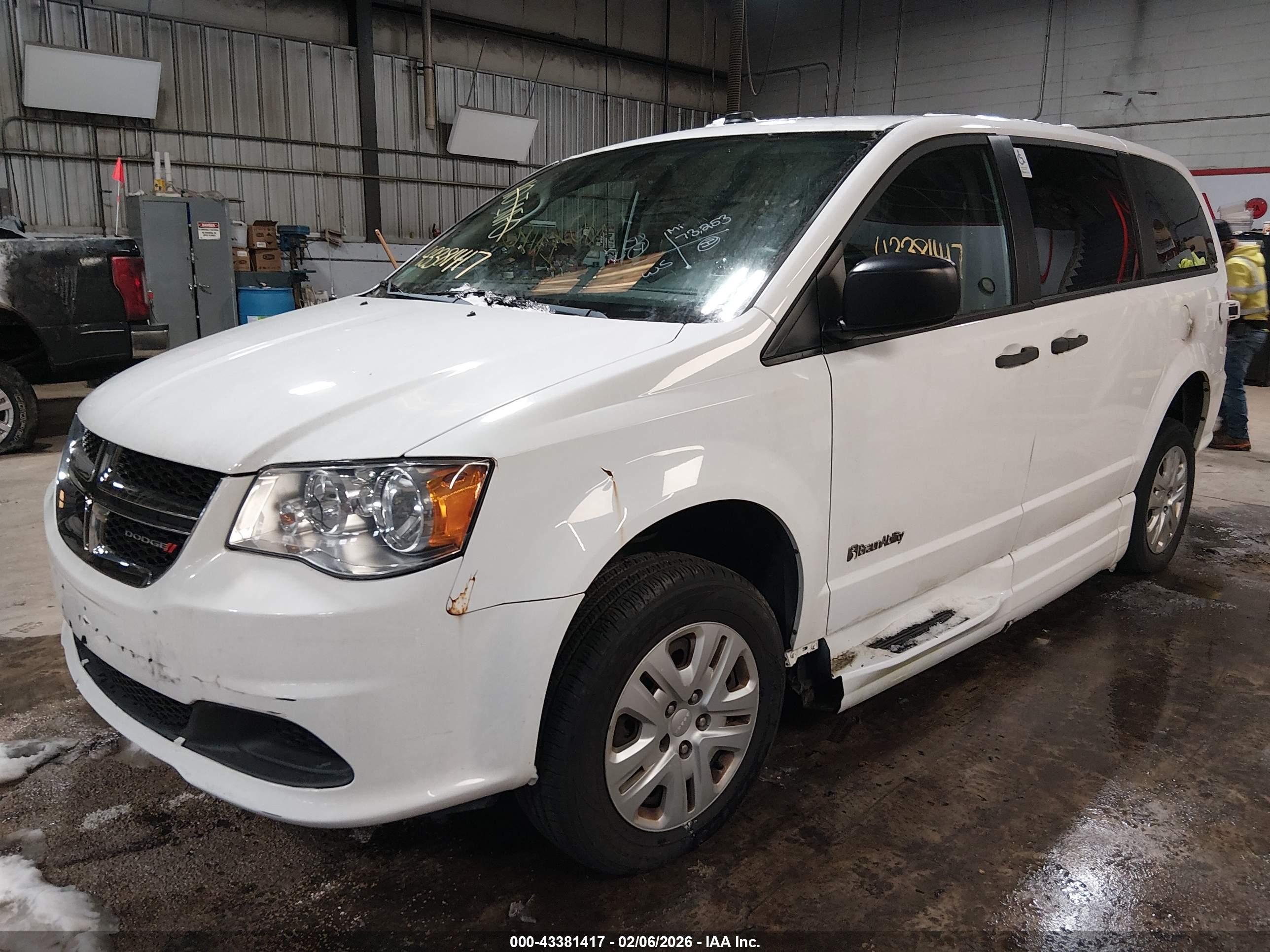DODGE GRAND image 2