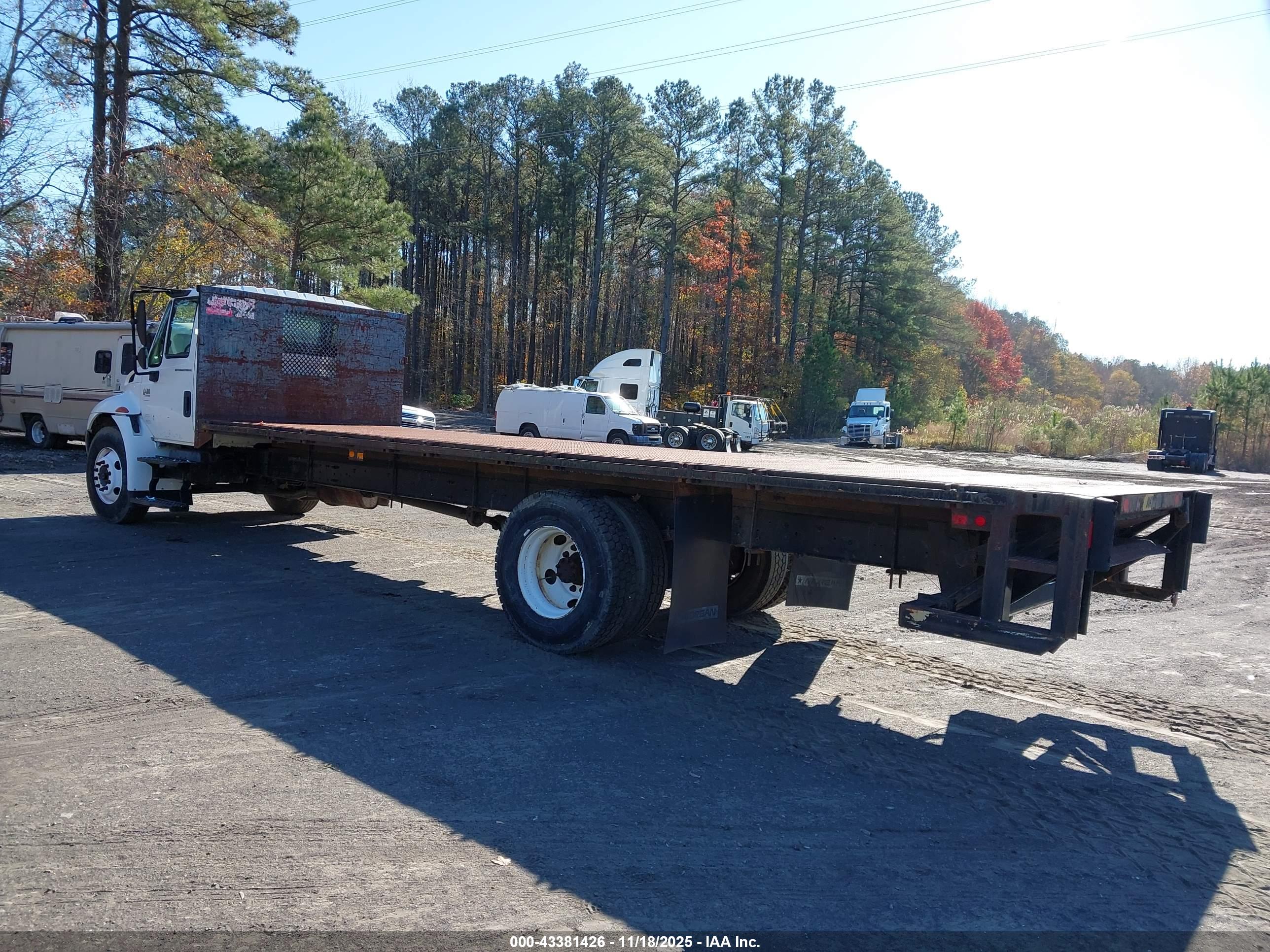 INTERNATIONAL 4000 image 3