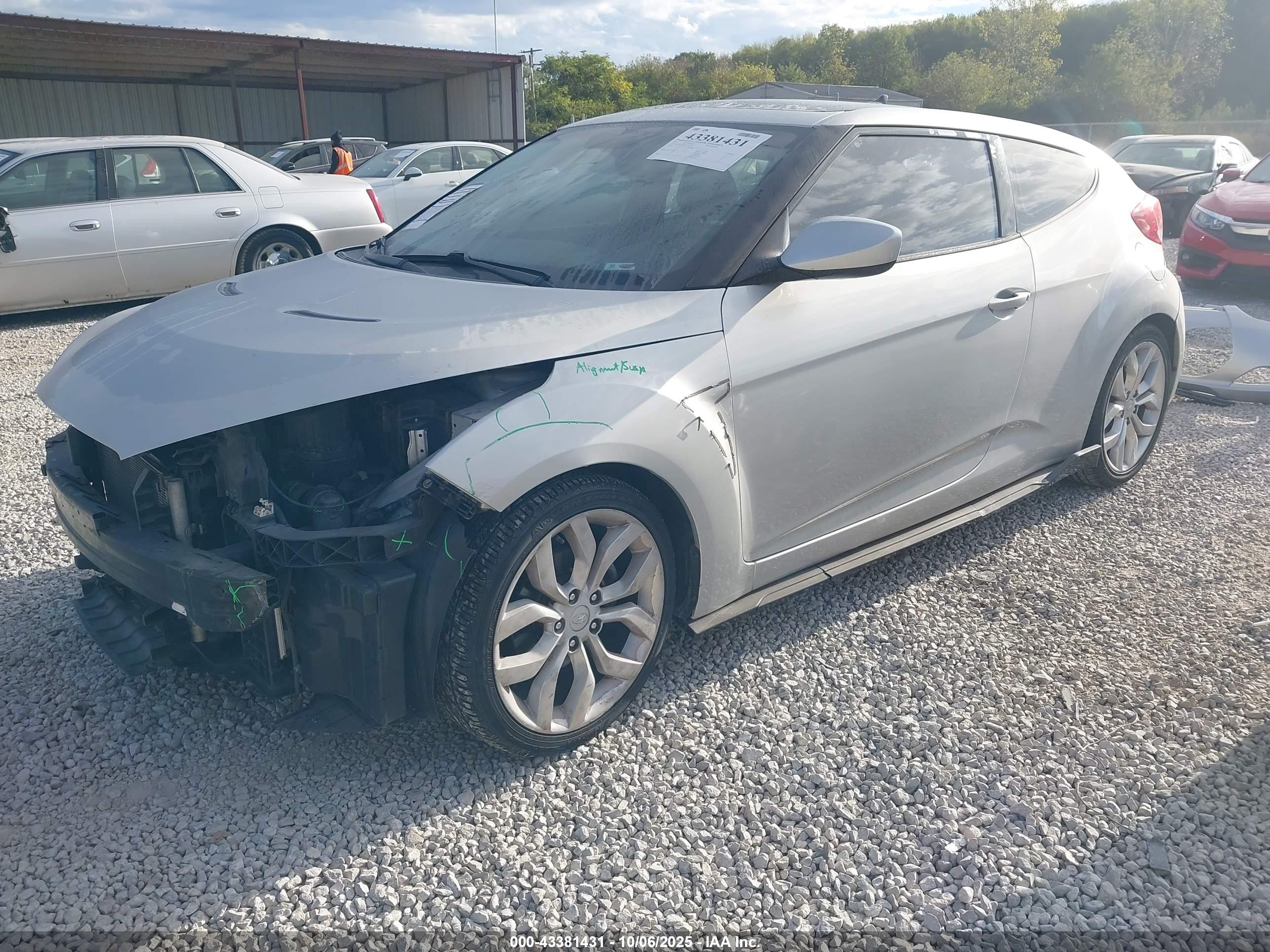 HYUNDAI VELOSTER image 2