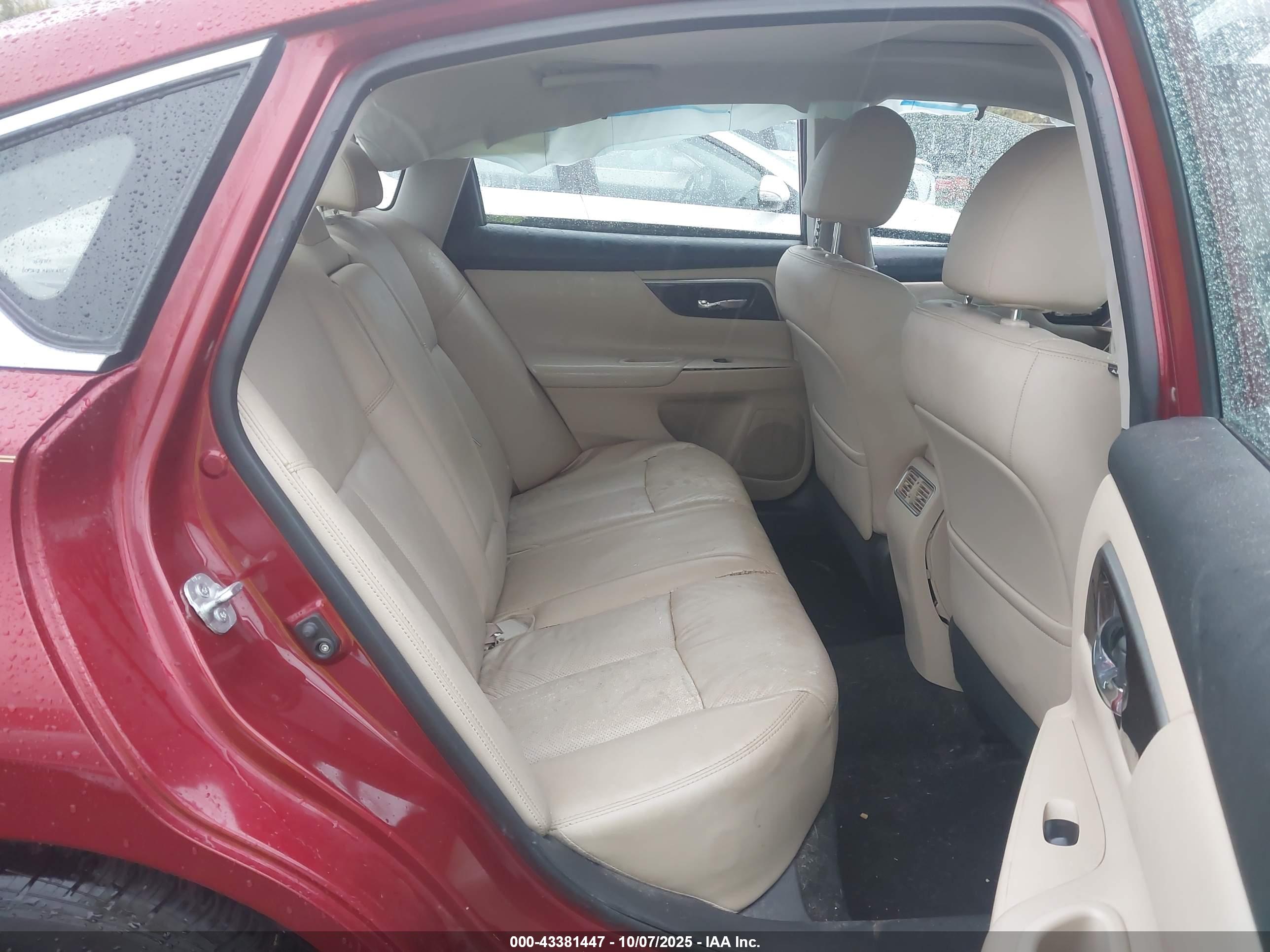 NISSAN ALTIMA image 8