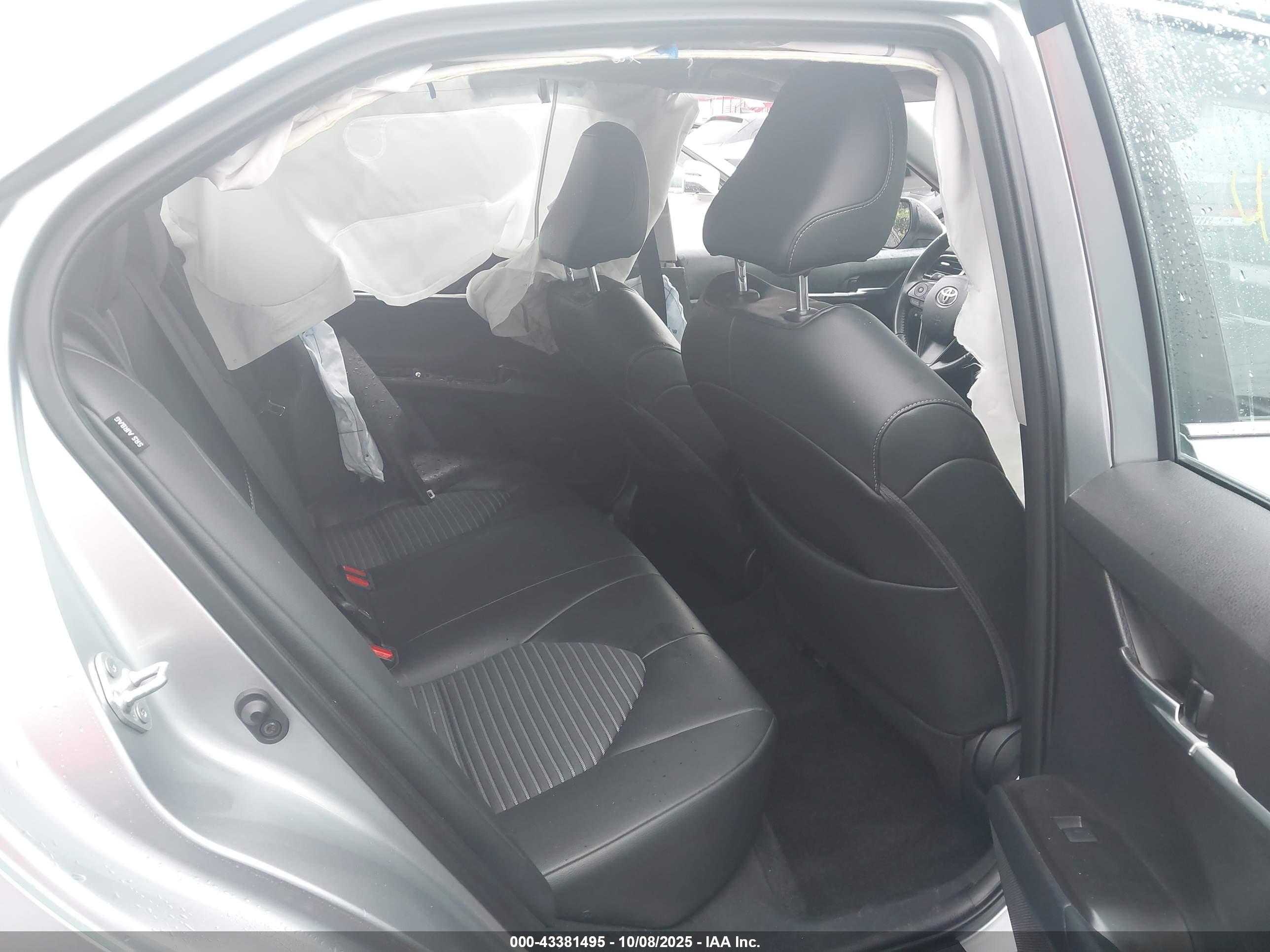 TOYOTA CAMRY image 8
