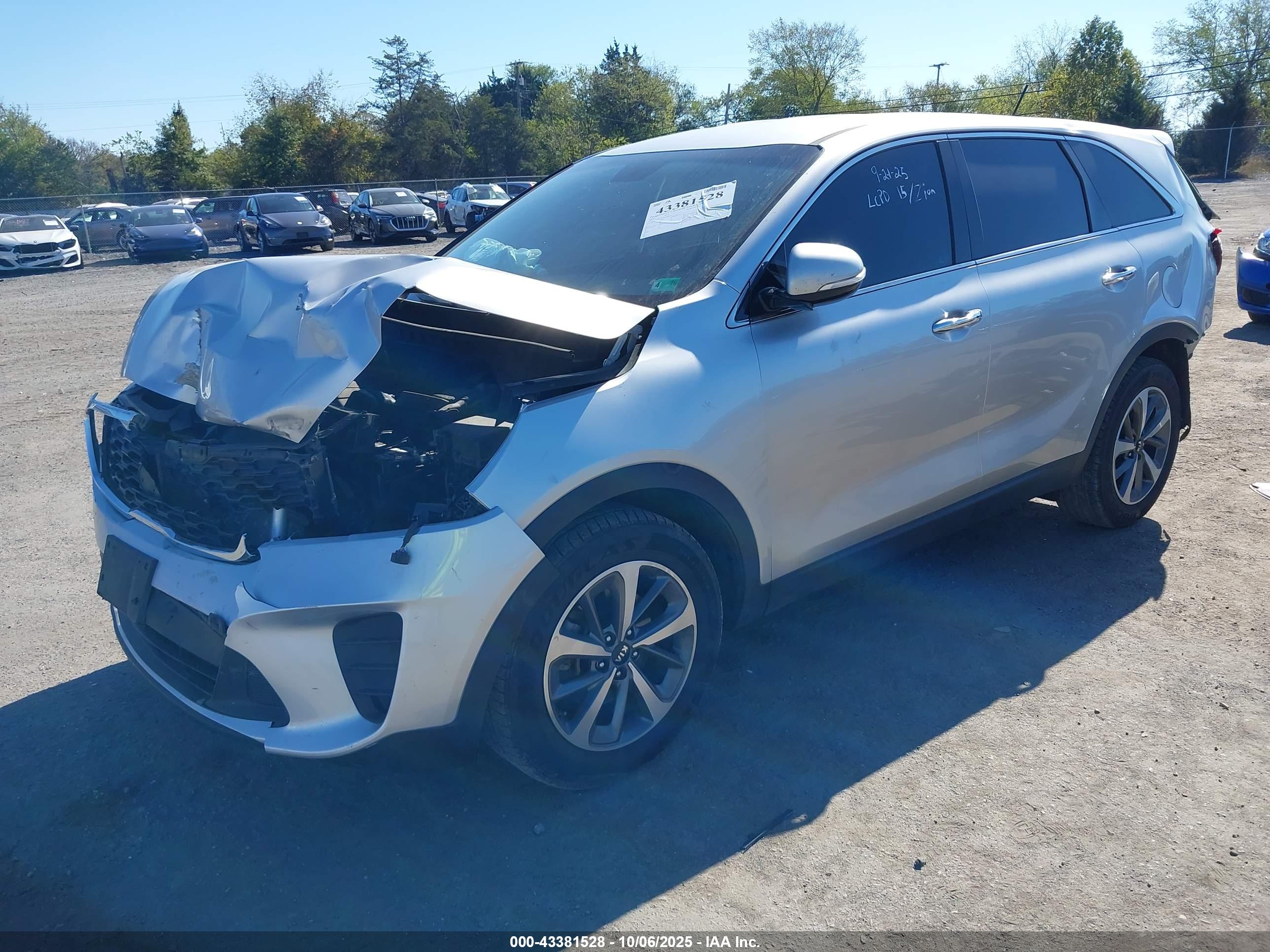 KIA SORENTO image 2