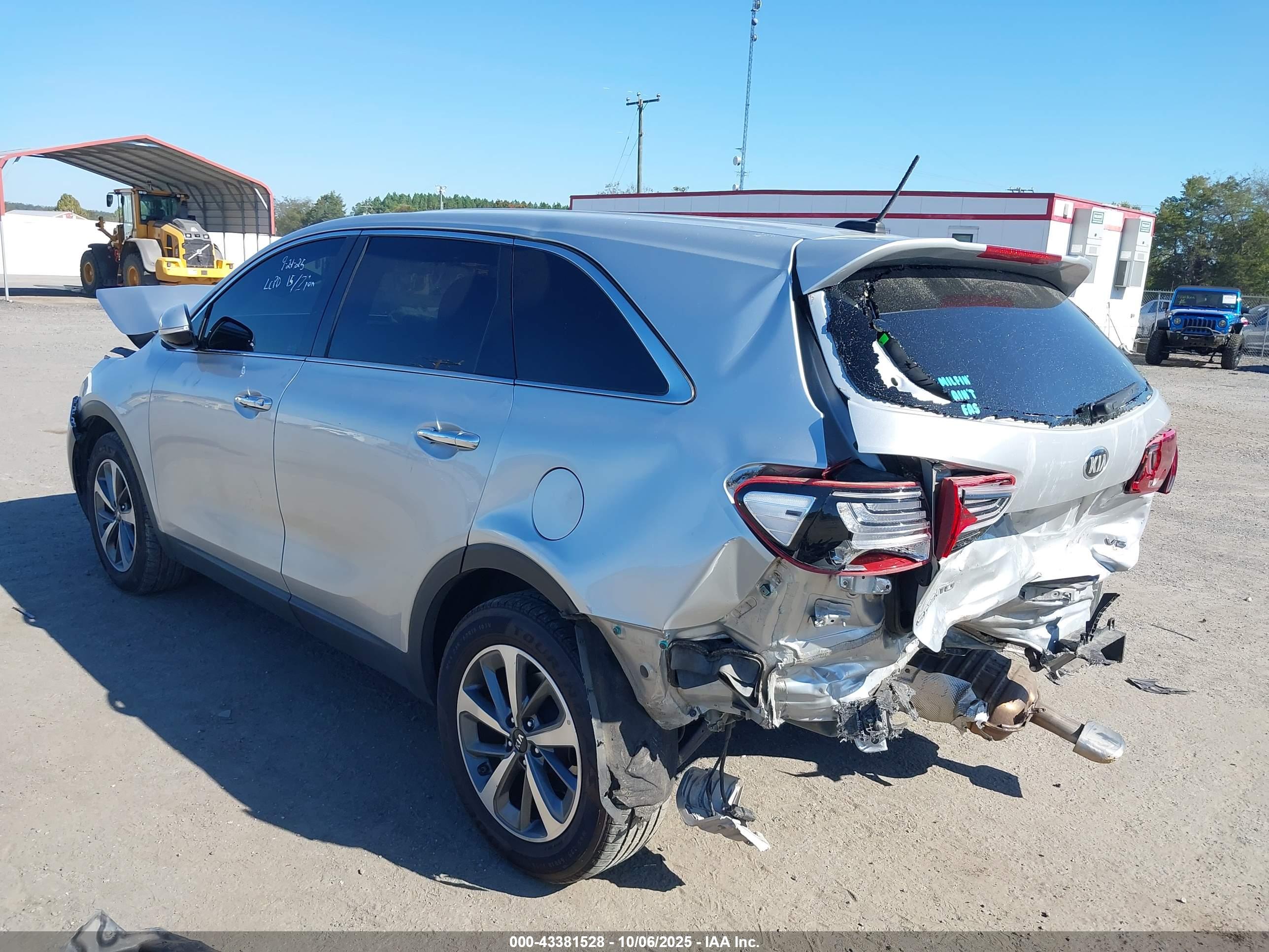 KIA SORENTO image 3