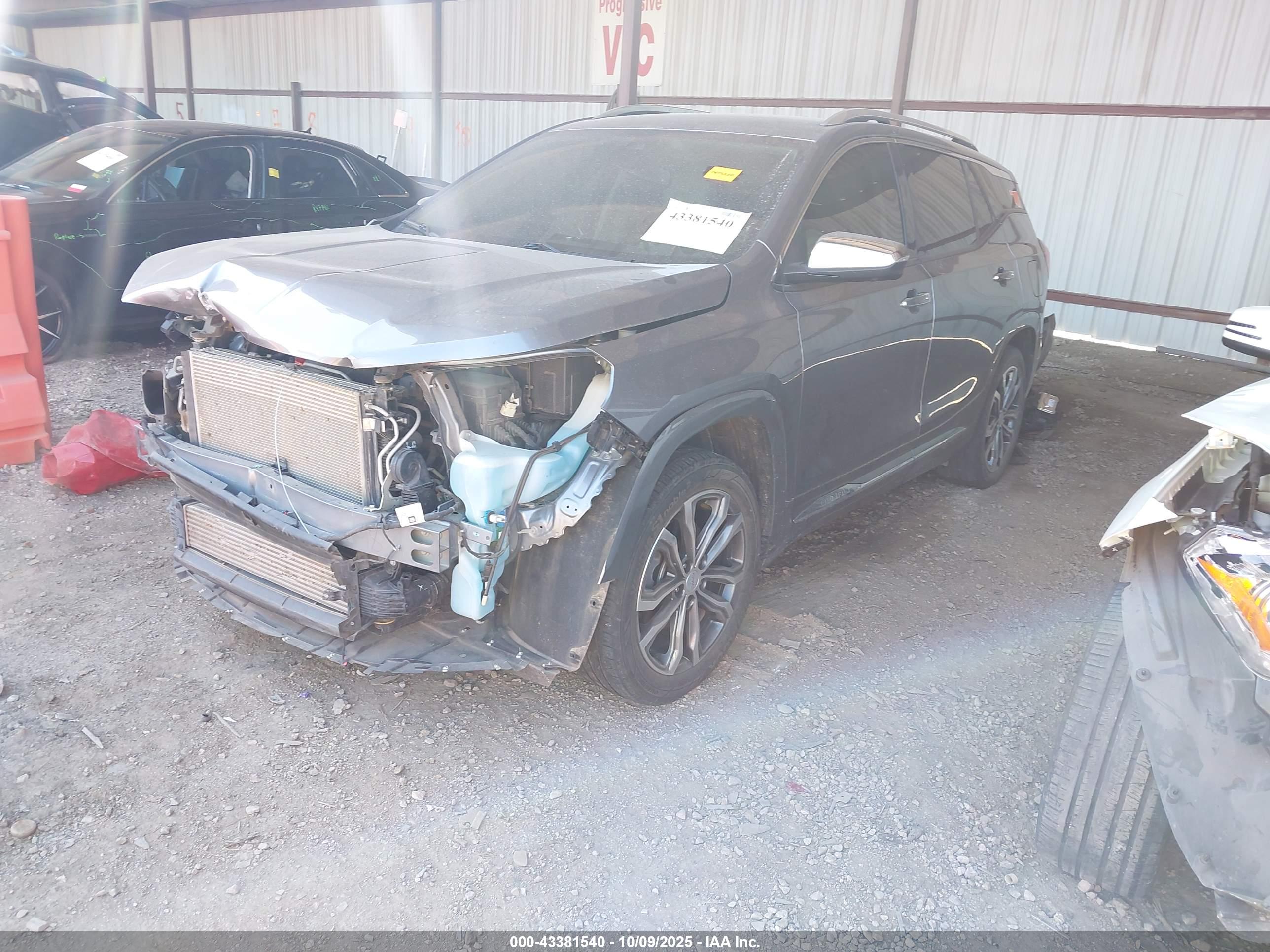 GMC TERRAIN image 2