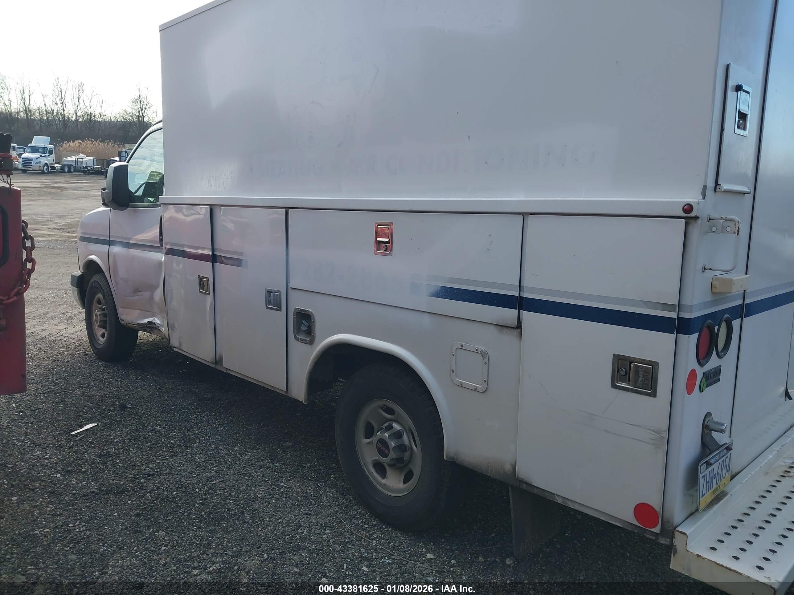 GMC SAVANA image 3