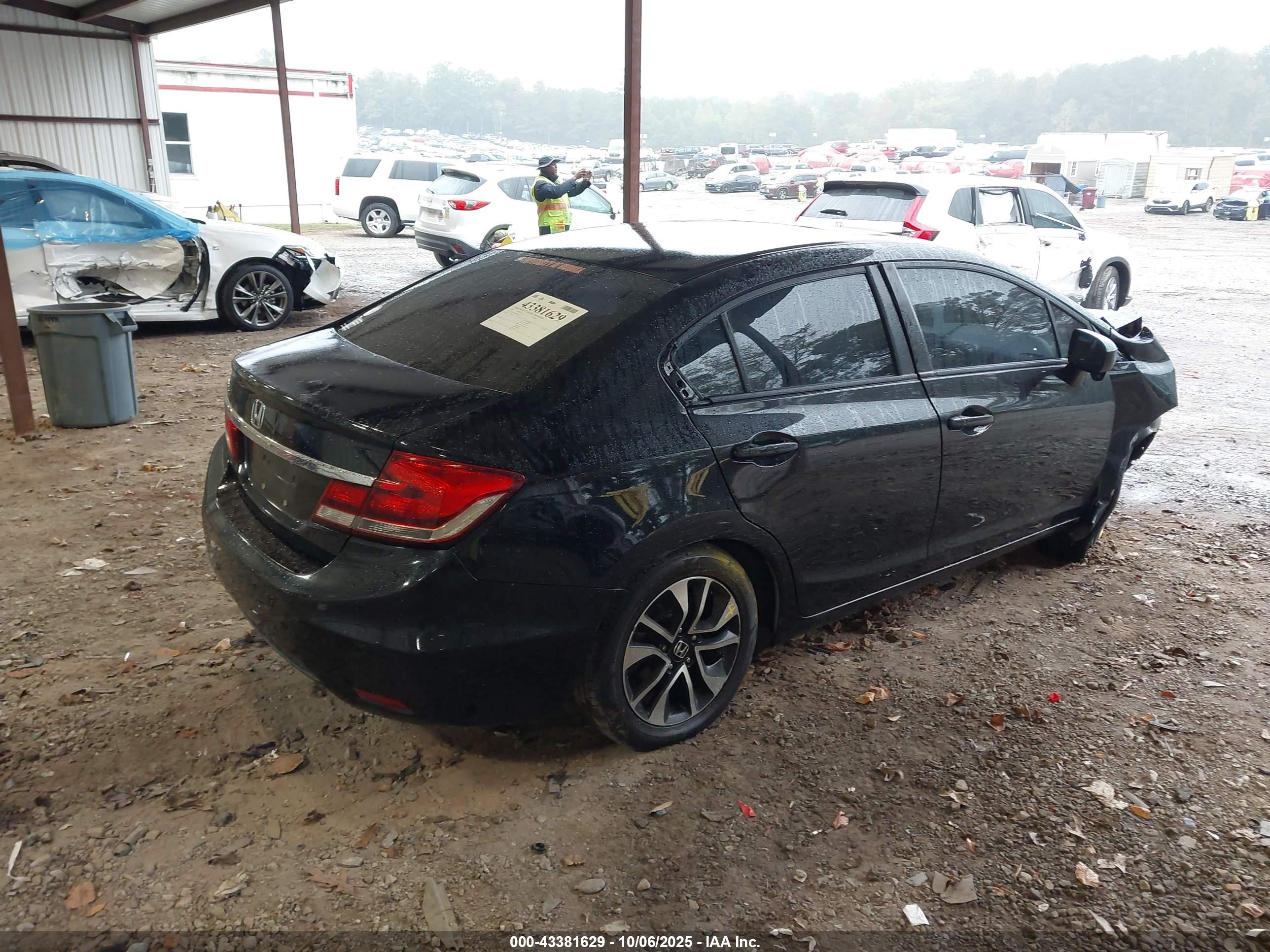 HONDA CIVIC image 4