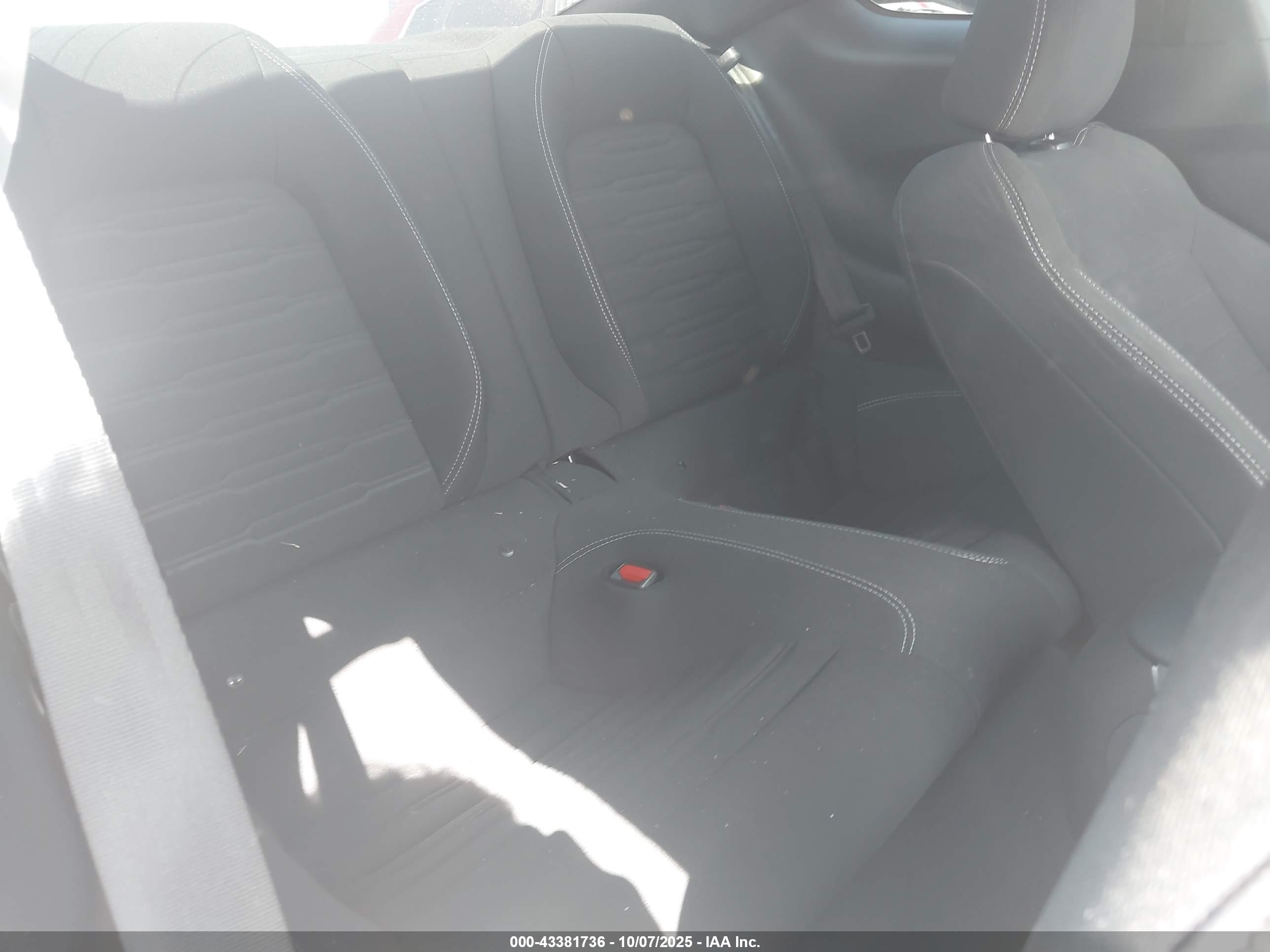 FORD MUSTANG image 8