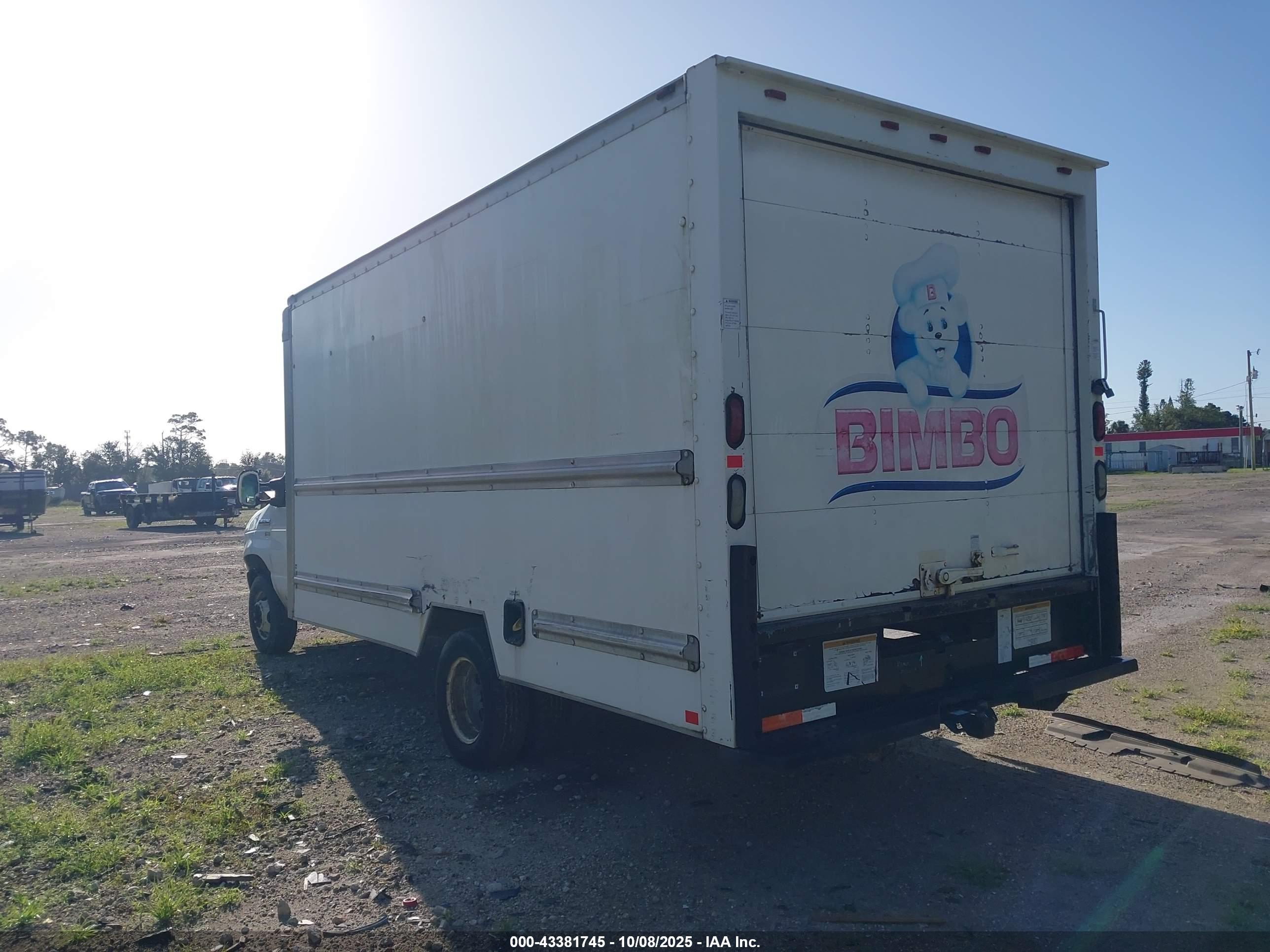 FORD E-350 image 3