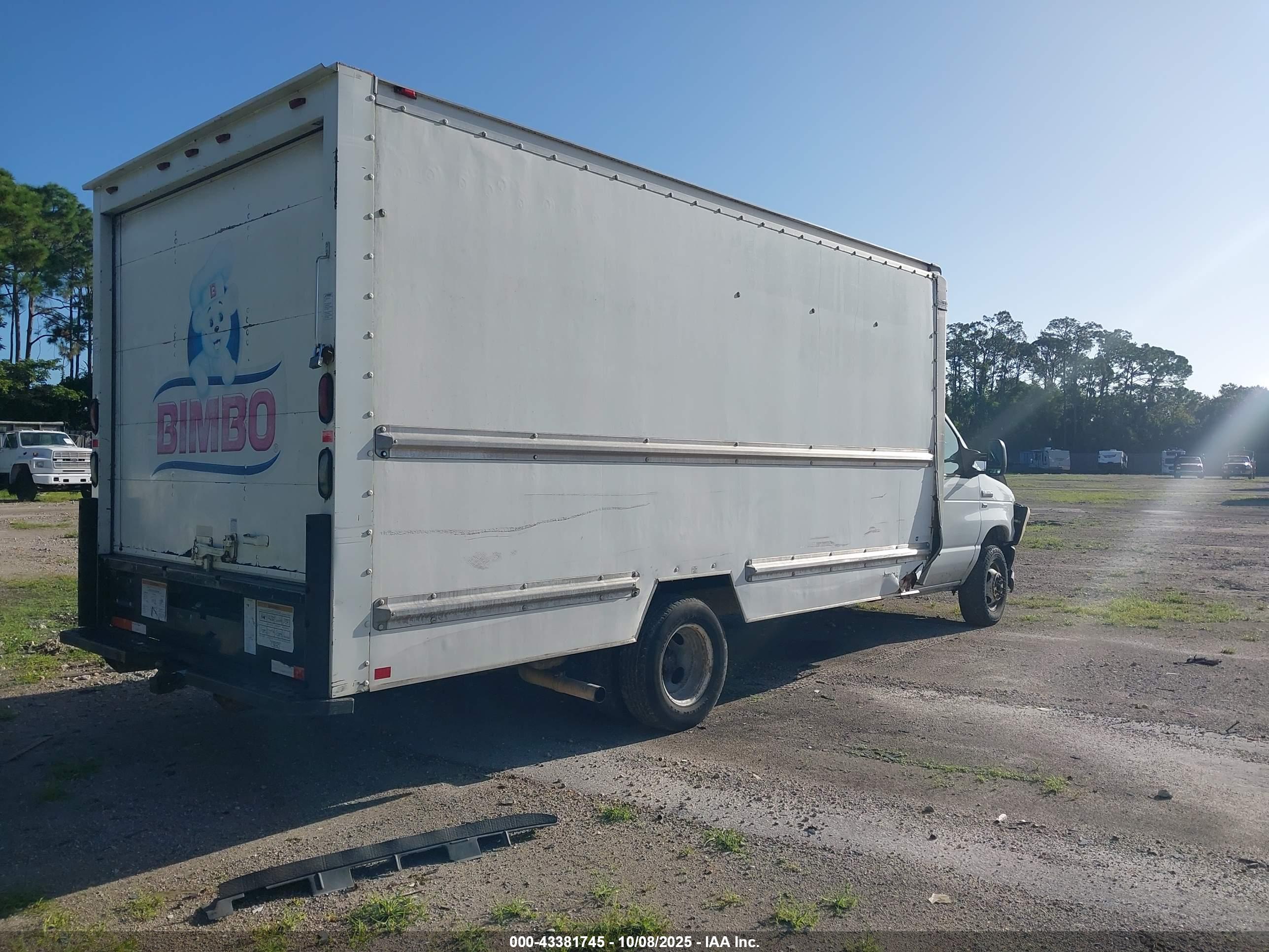 FORD E-350 image 4