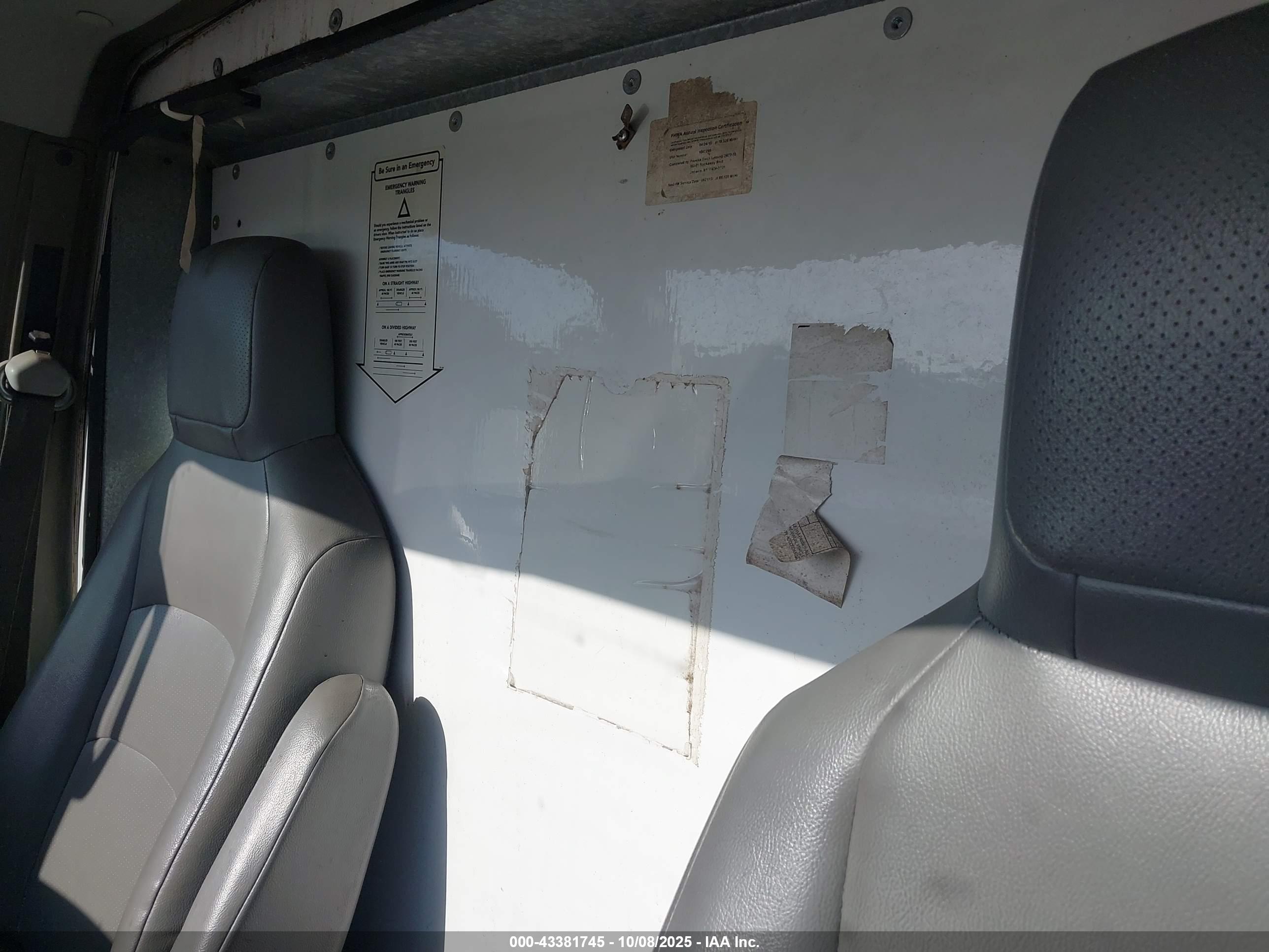 FORD E-350 image 8